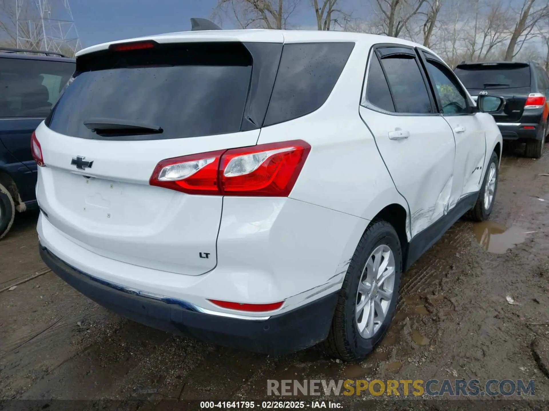 4 Photograph of a damaged car 3GNAXKEV0KS650479 CHEVROLET EQUINOX 2019