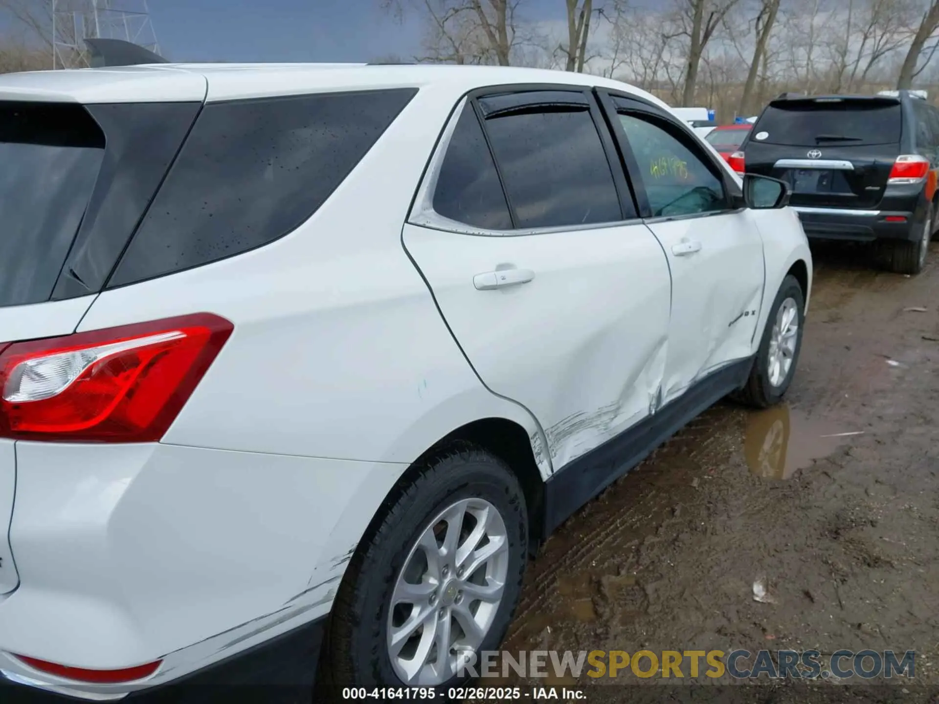 6 Photograph of a damaged car 3GNAXKEV0KS650479 CHEVROLET EQUINOX 2019