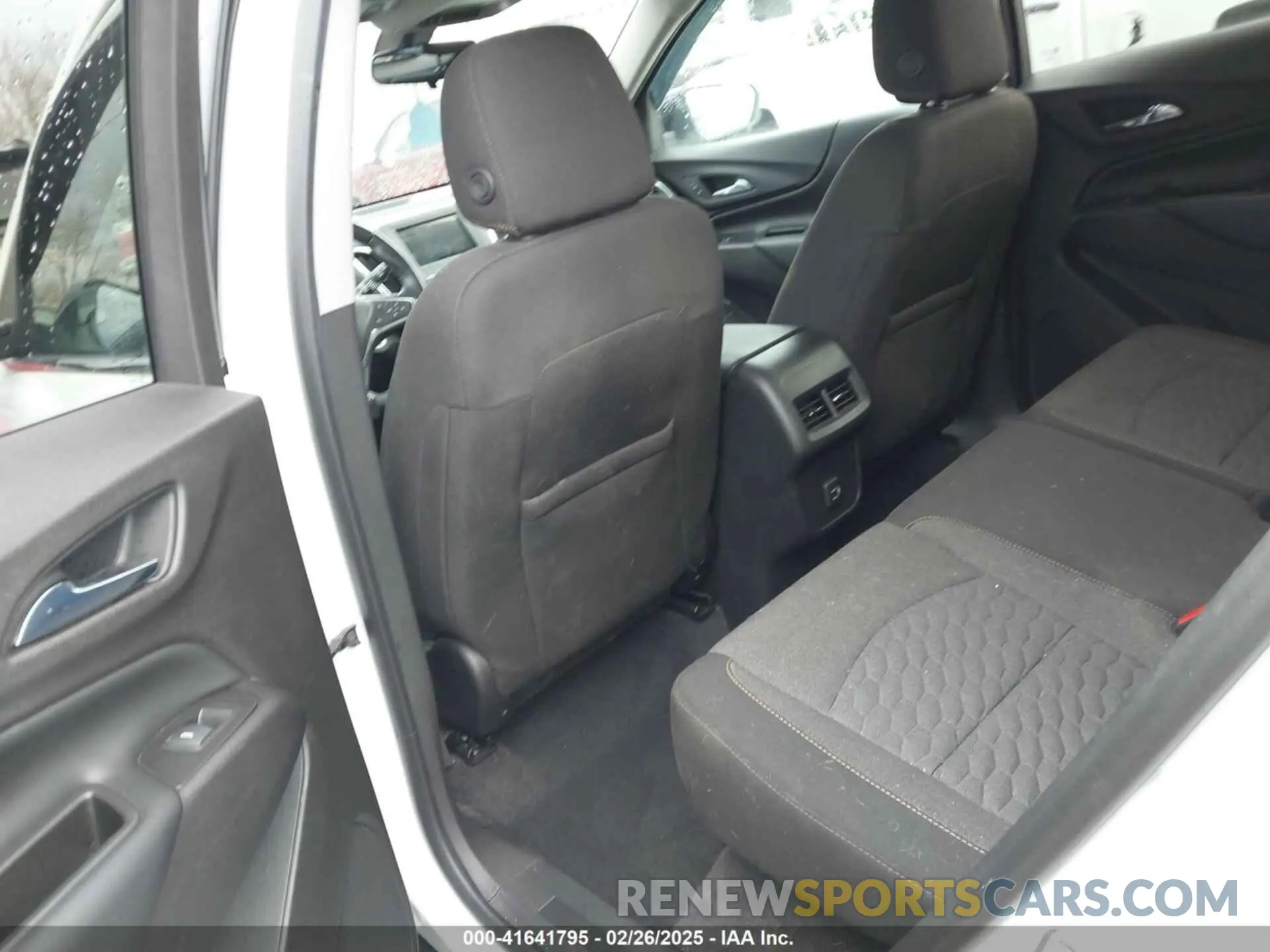 8 Photograph of a damaged car 3GNAXKEV0KS650479 CHEVROLET EQUINOX 2019