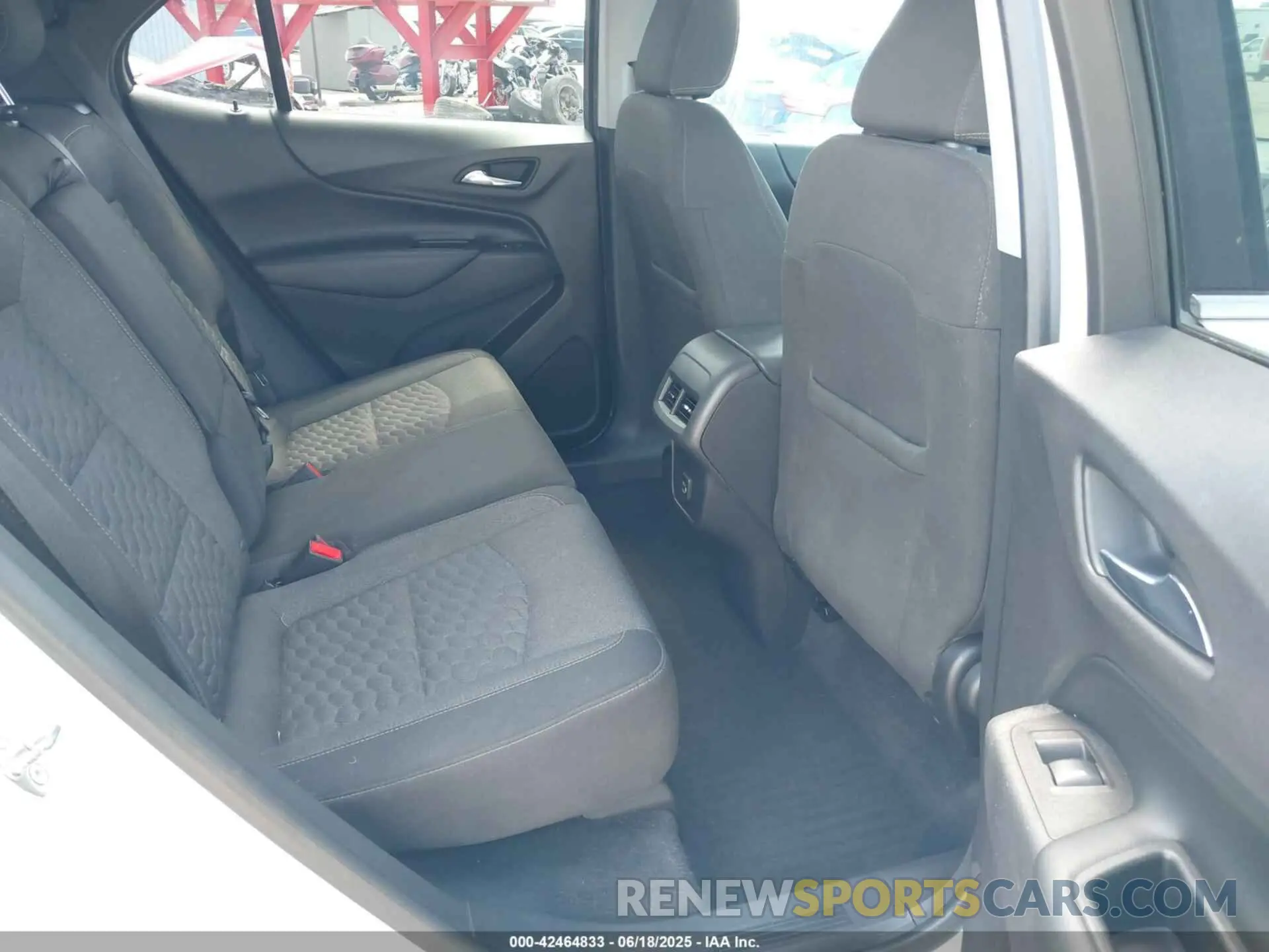8 Photograph of a damaged car 3GNAXKEV0KS654547 CHEVROLET EQUINOX 2019