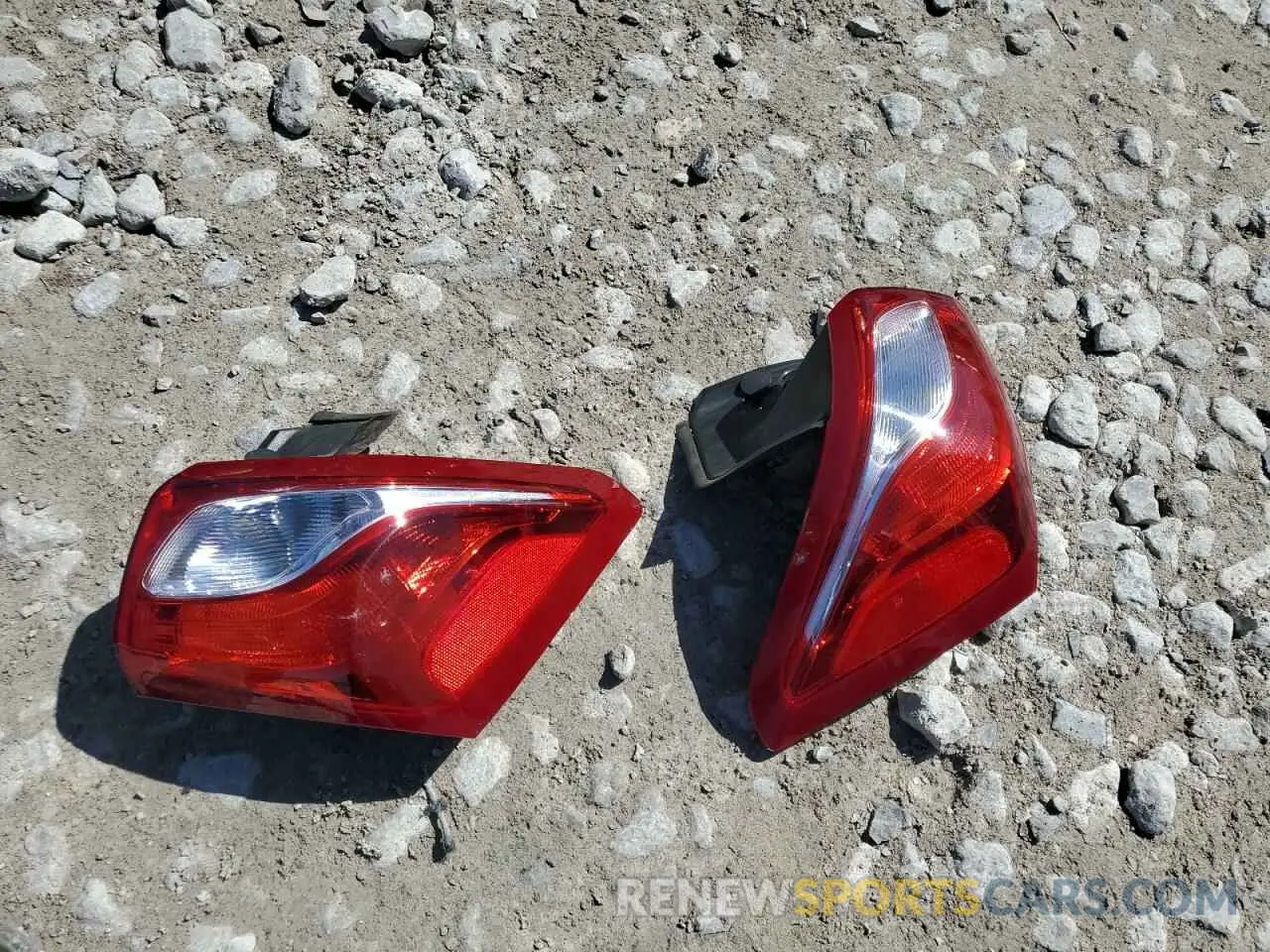 13 Photograph of a damaged car 3GNAXKEV1KL101111 CHEVROLET EQUINOX 2019