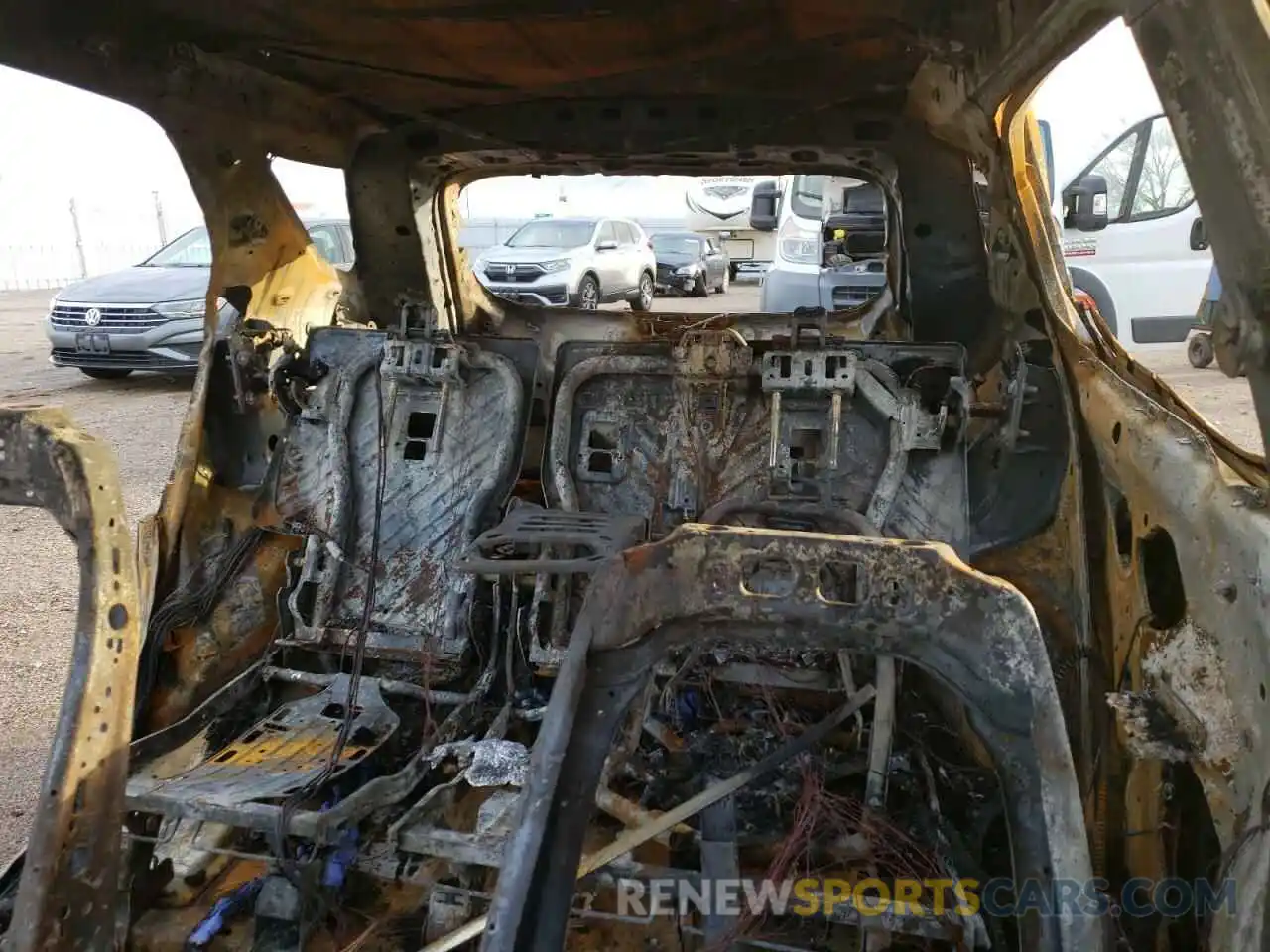 10 Photograph of a damaged car 3GNAXKEV1KL121617 CHEVROLET EQUINOX 2019