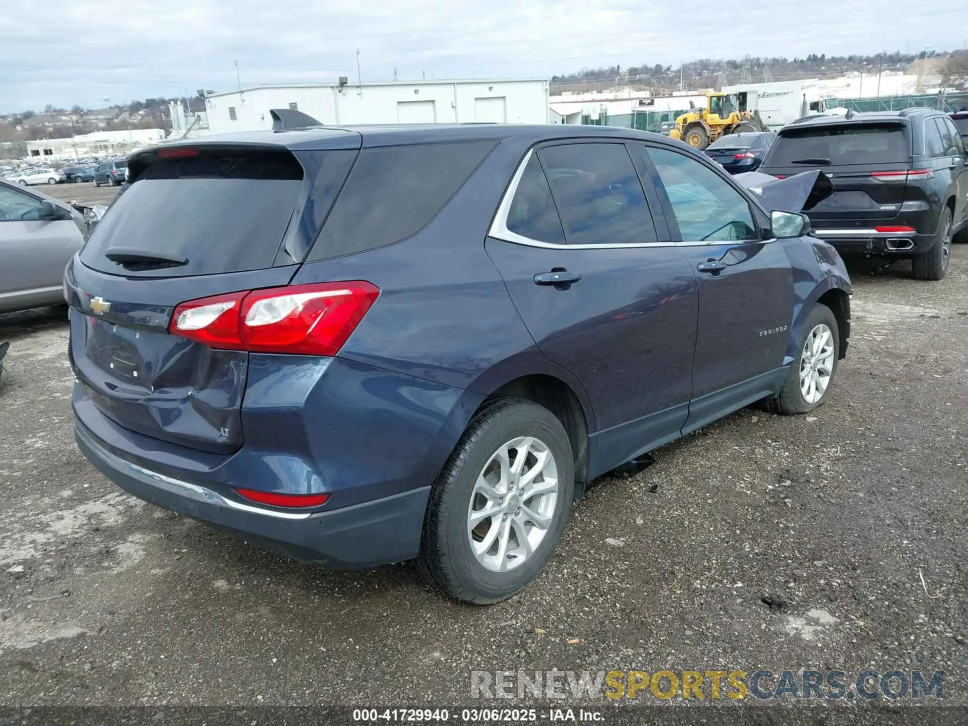 4 Photograph of a damaged car 3GNAXKEV1KL243054 CHEVROLET EQUINOX 2019