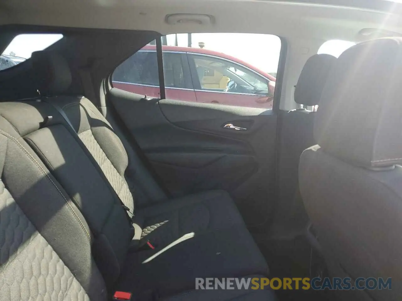 10 Photograph of a damaged car 3GNAXKEV1KS507184 CHEVROLET EQUINOX 2019