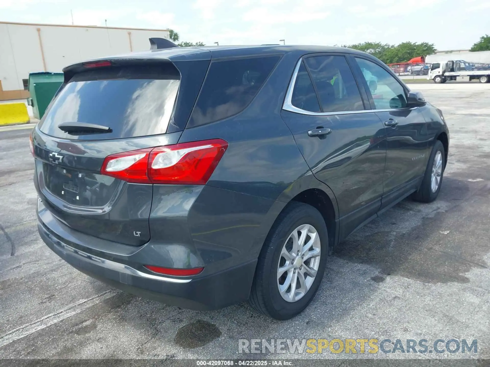 4 Photograph of a damaged car 3GNAXKEV1KS507296 CHEVROLET EQUINOX 2019