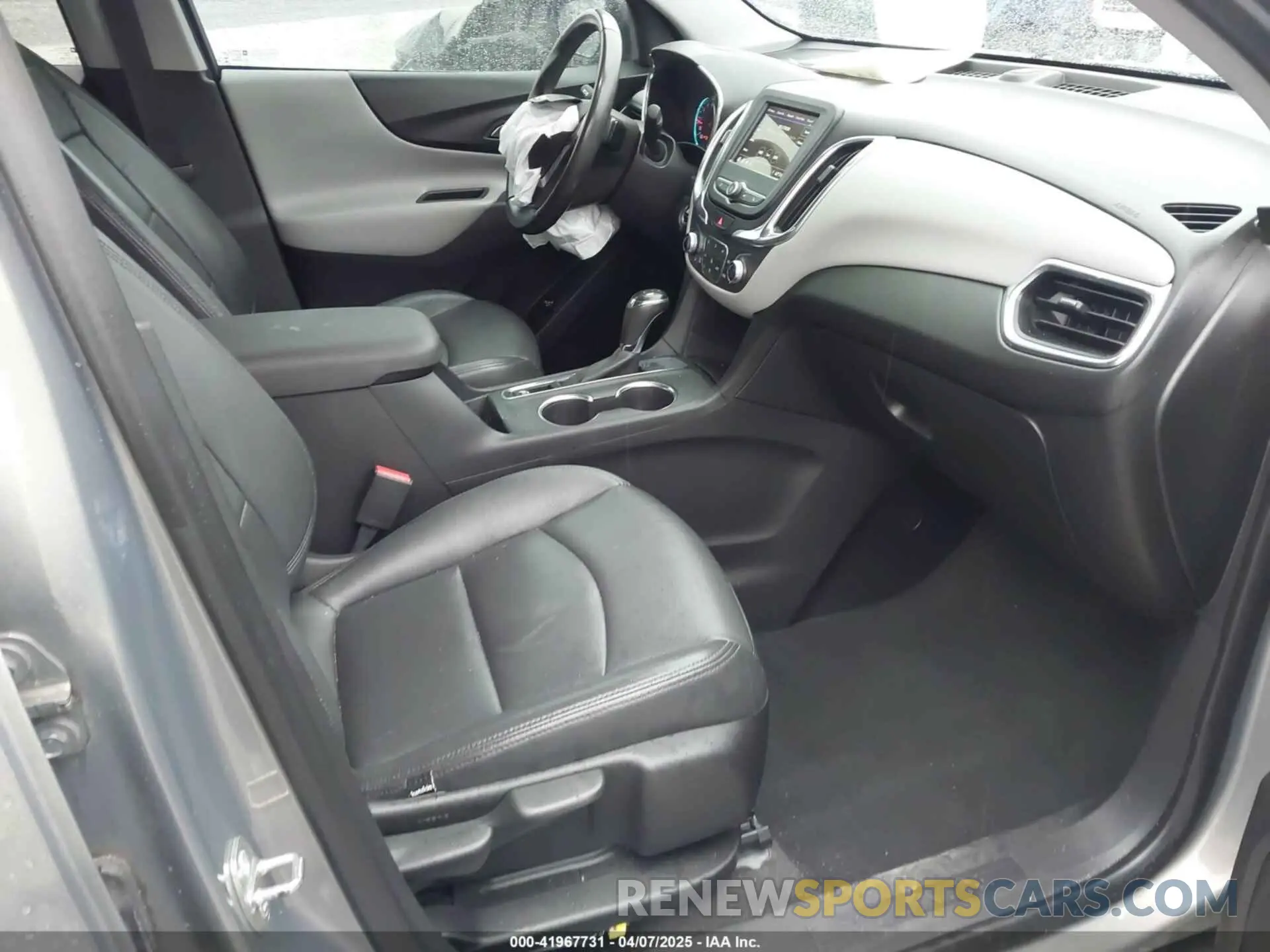 5 Photograph of a damaged car 3GNAXKEV1KS541674 CHEVROLET EQUINOX 2019