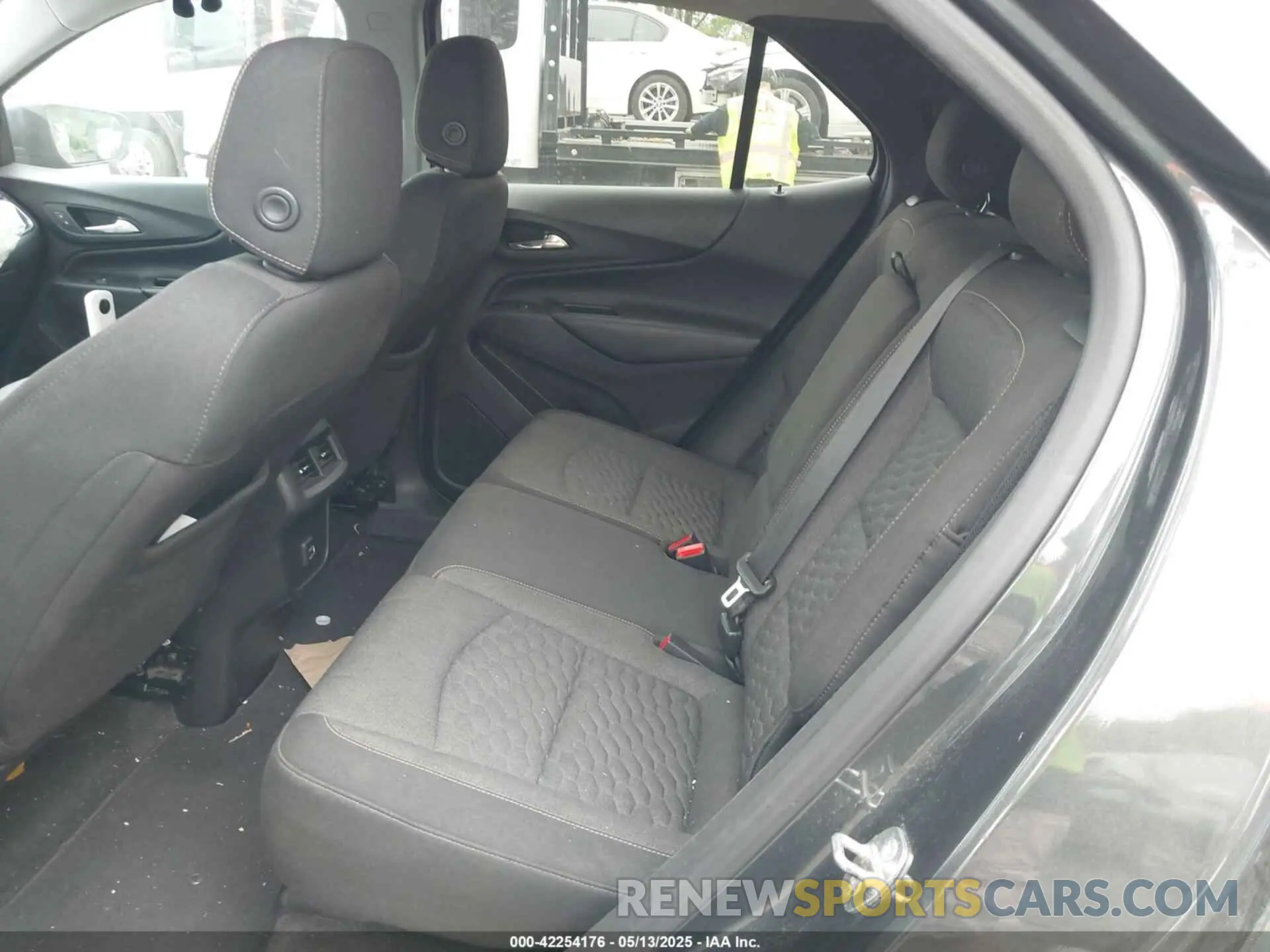8 Photograph of a damaged car 3GNAXKEV1KS547524 CHEVROLET EQUINOX 2019