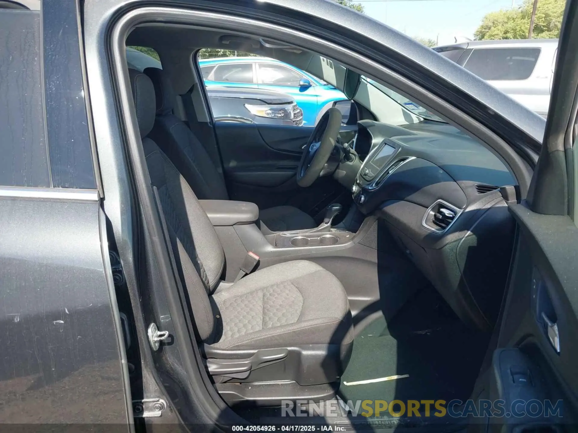 5 Photograph of a damaged car 3GNAXKEV2KL178781 CHEVROLET EQUINOX 2019