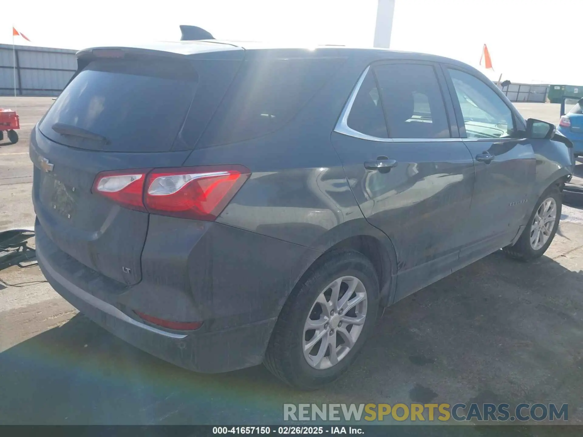 4 Photograph of a damaged car 3GNAXKEV2KL200617 CHEVROLET EQUINOX 2019