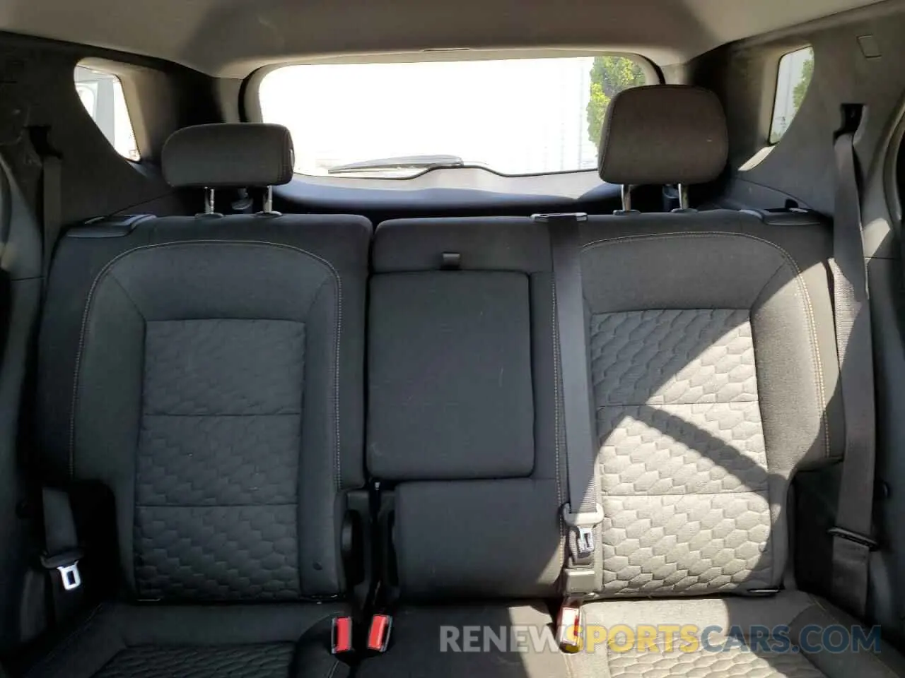 10 Photograph of a damaged car 3GNAXKEV2KL261563 CHEVROLET EQUINOX 2019