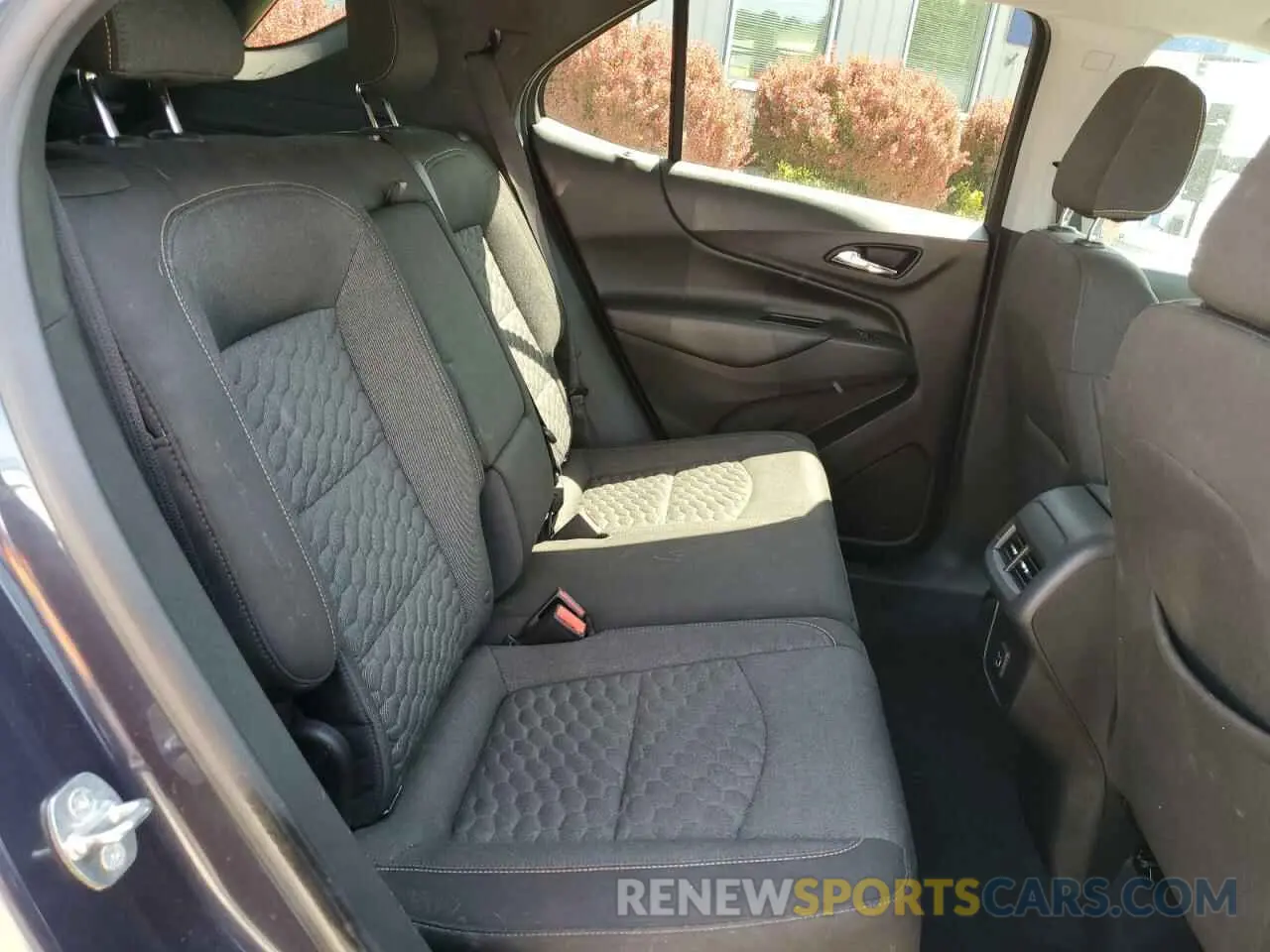 11 Photograph of a damaged car 3GNAXKEV2KL261563 CHEVROLET EQUINOX 2019