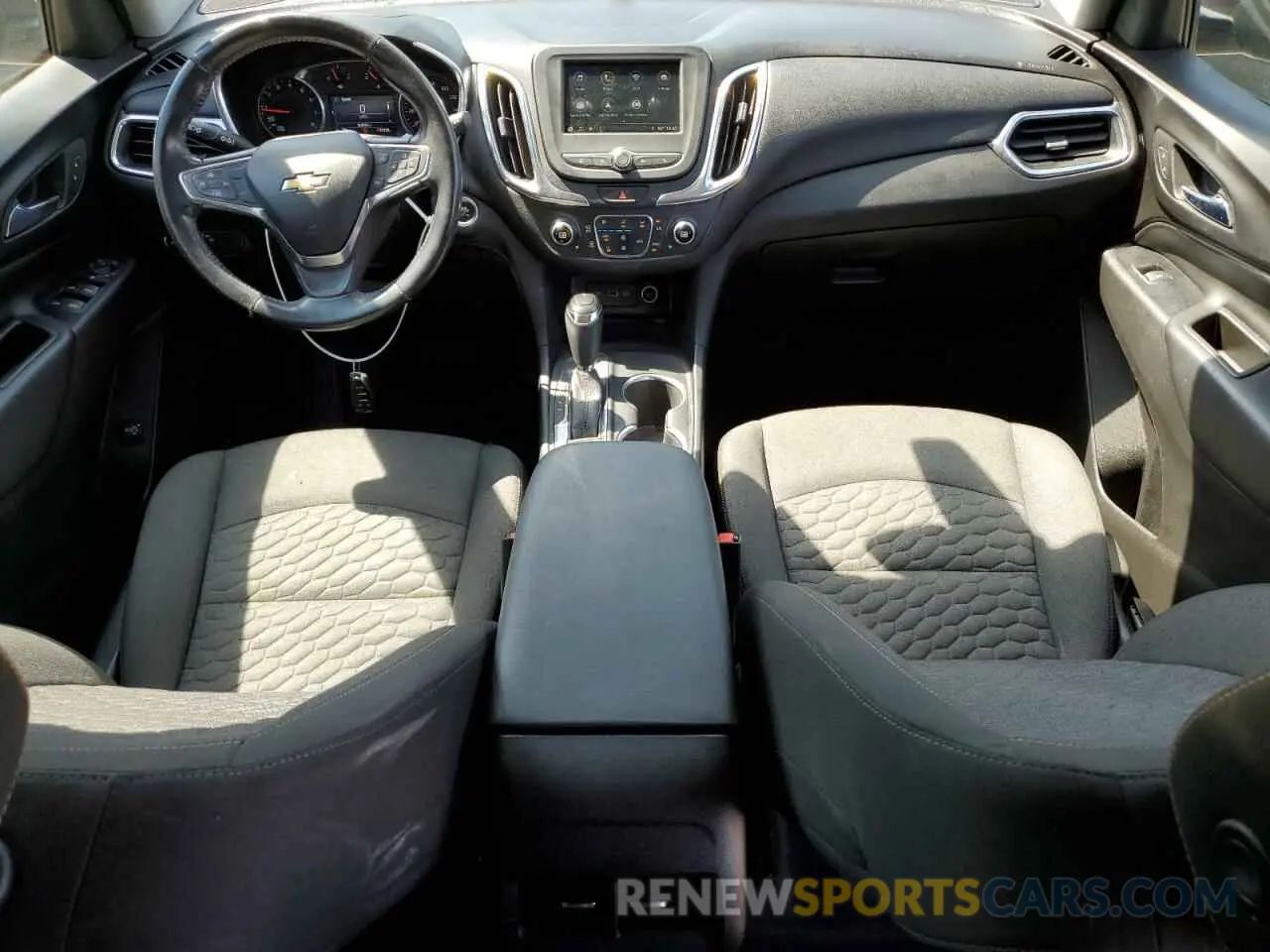 8 Photograph of a damaged car 3GNAXKEV2KL261563 CHEVROLET EQUINOX 2019
