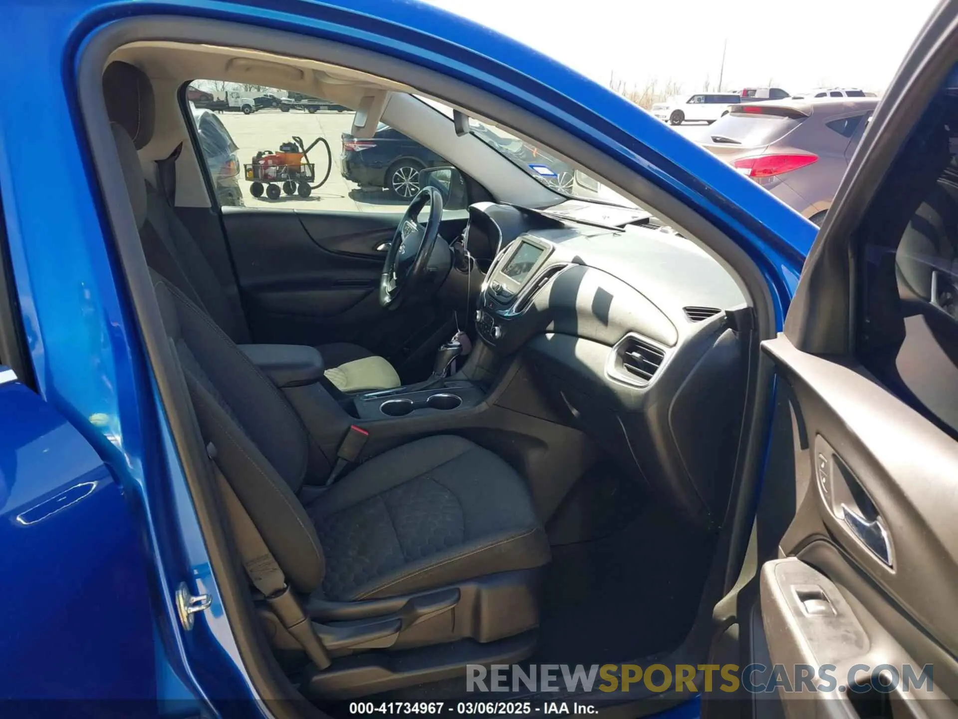 5 Photograph of a damaged car 3GNAXKEV2KS544048 CHEVROLET EQUINOX 2019