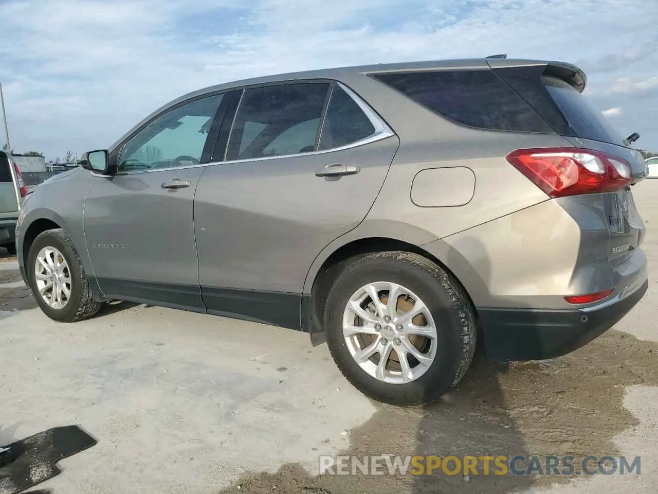 2 Photograph of a damaged car 3GNAXKEV2KS549329 CHEVROLET EQUINOX 2019