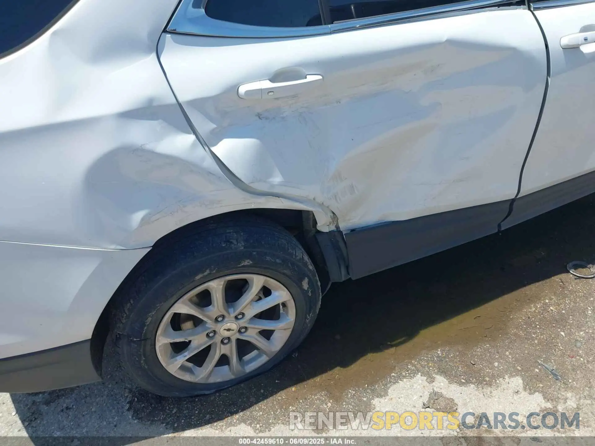 6 Photograph of a damaged car 3GNAXKEV2KS602269 CHEVROLET EQUINOX 2019