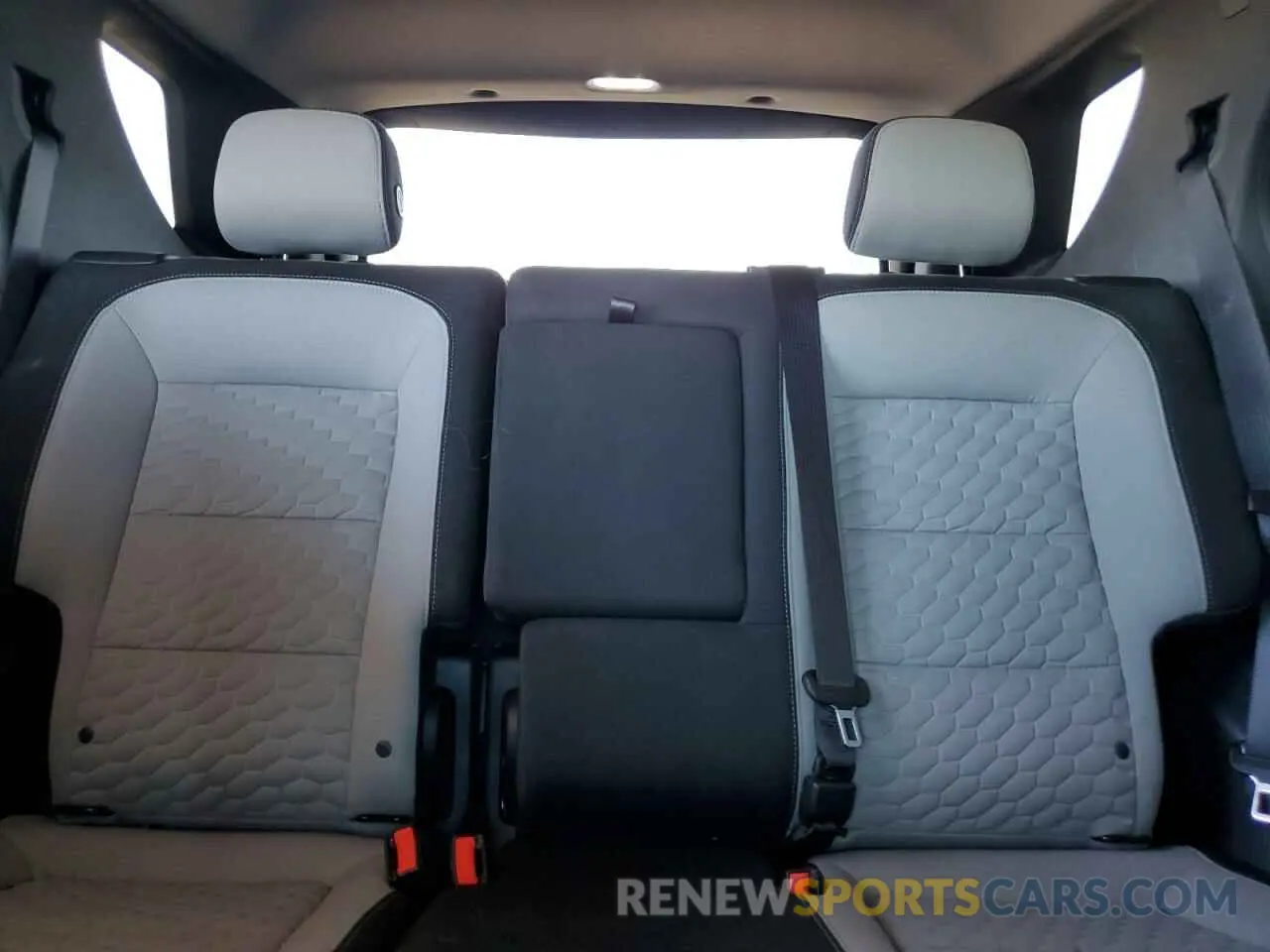 10 Photograph of a damaged car 3GNAXKEV2KS640584 CHEVROLET EQUINOX 2019