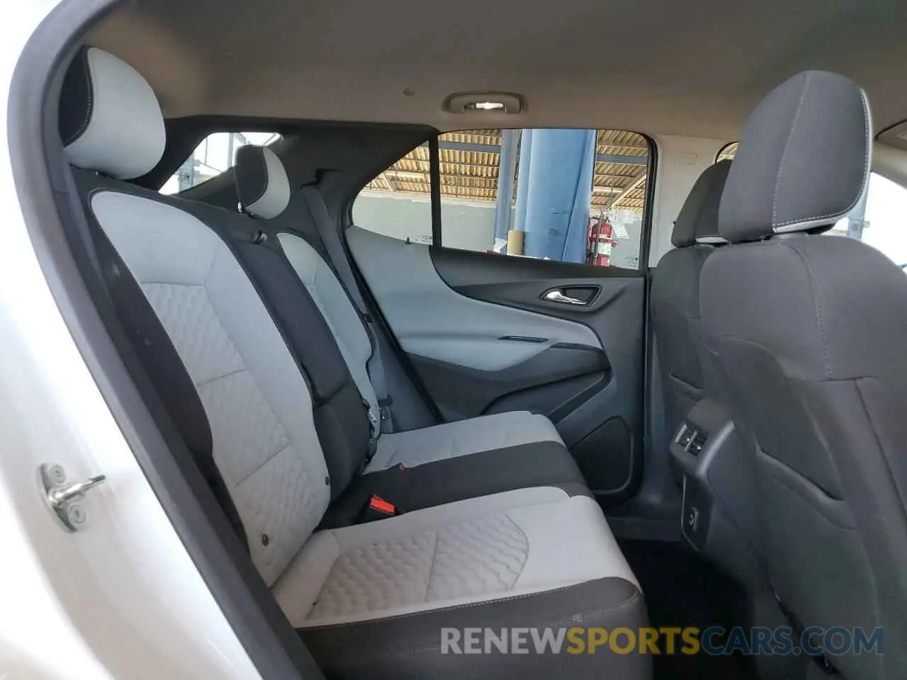11 Photograph of a damaged car 3GNAXKEV2KS640584 CHEVROLET EQUINOX 2019