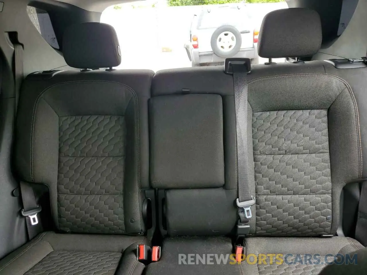 10 Photograph of a damaged car 3GNAXKEV3KL183049 CHEVROLET EQUINOX 2019