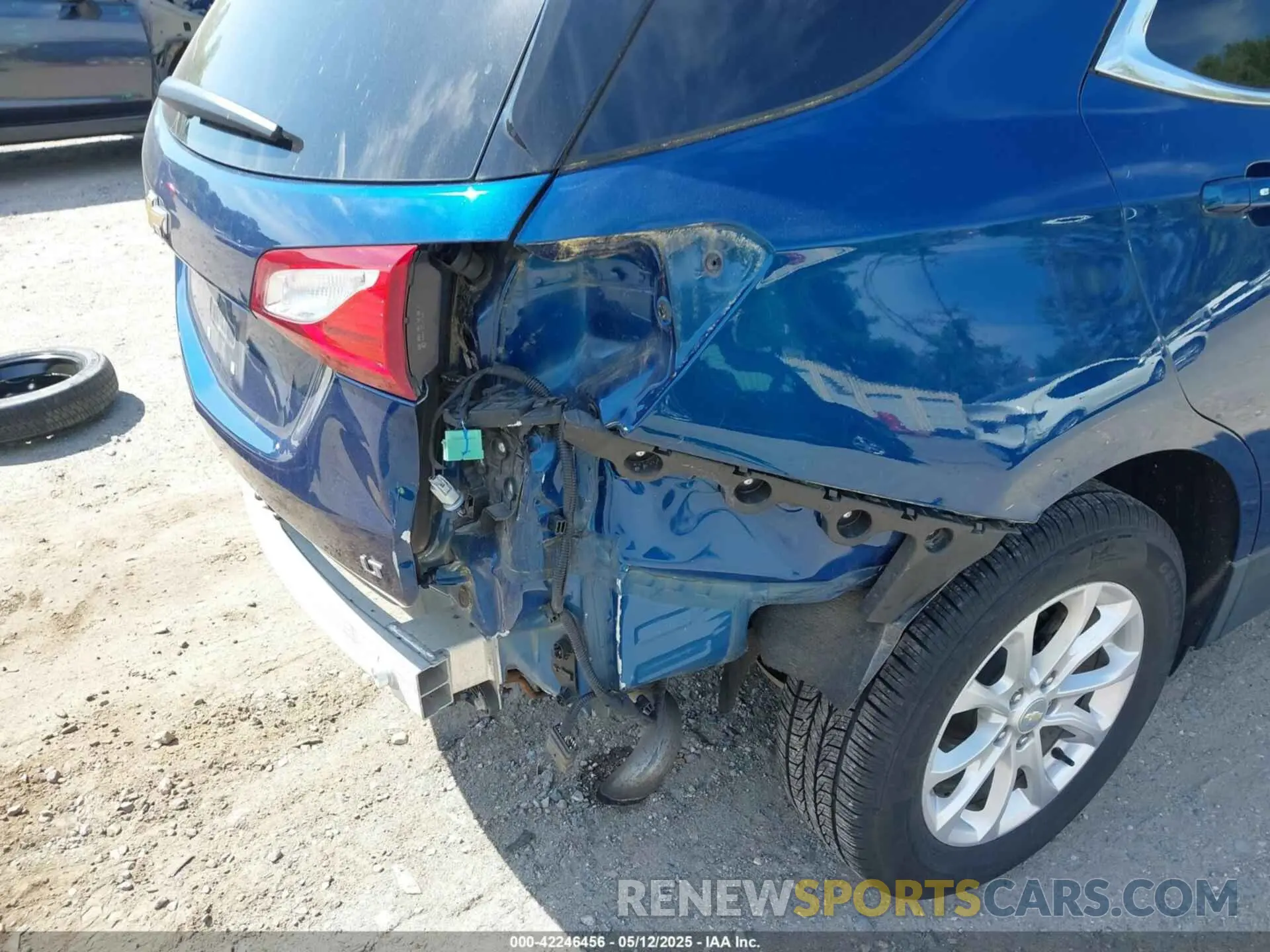 19 Photograph of a damaged car 3GNAXKEV3KL376043 CHEVROLET EQUINOX 2019