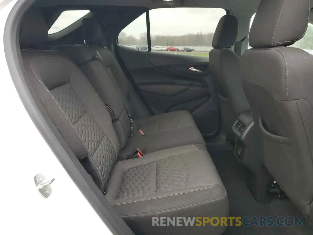 11 Photograph of a damaged car 3GNAXKEV3KL390976 CHEVROLET EQUINOX 2019