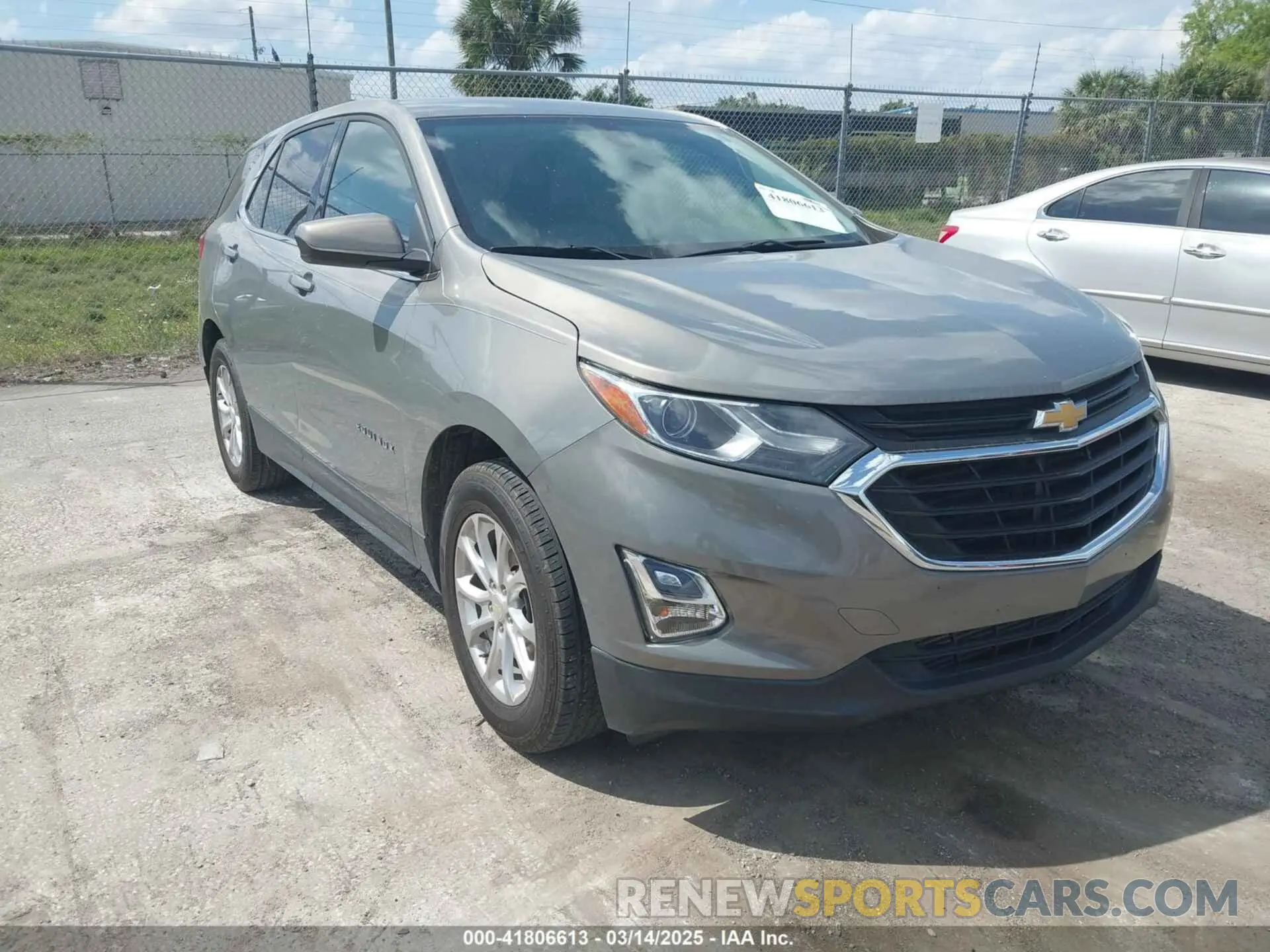 1 Photograph of a damaged car 3GNAXKEV3KS500754 CHEVROLET EQUINOX 2019