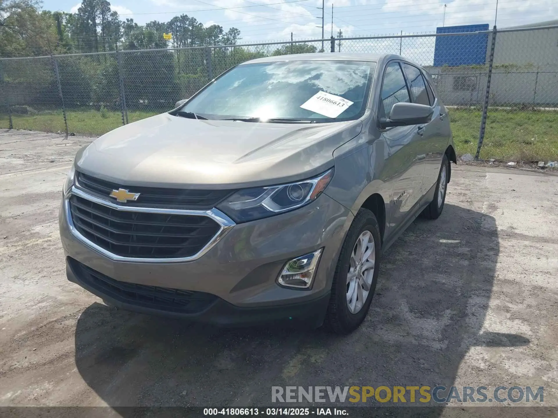 2 Photograph of a damaged car 3GNAXKEV3KS500754 CHEVROLET EQUINOX 2019