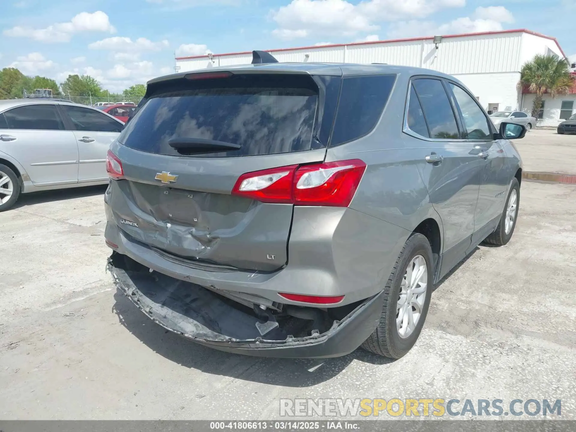 4 Photograph of a damaged car 3GNAXKEV3KS500754 CHEVROLET EQUINOX 2019