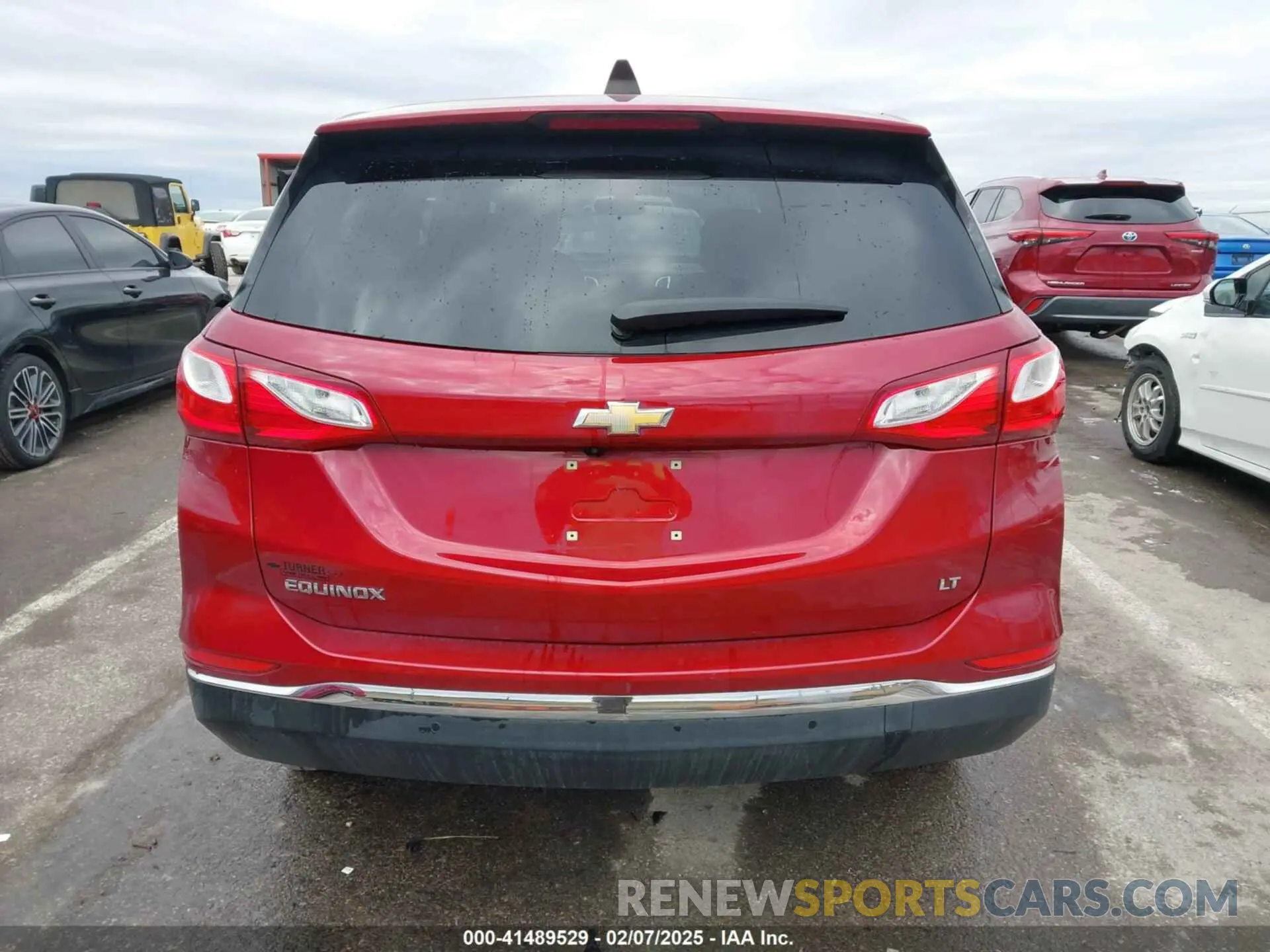 17 Photograph of a damaged car 3GNAXKEV3KS503380 CHEVROLET EQUINOX 2019