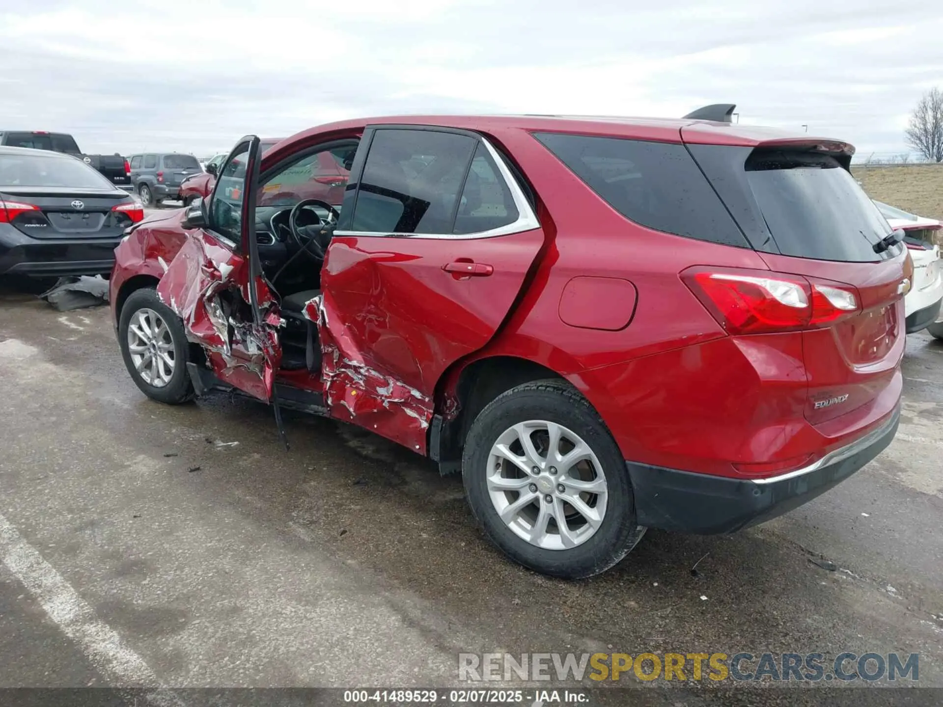 3 Photograph of a damaged car 3GNAXKEV3KS503380 CHEVROLET EQUINOX 2019