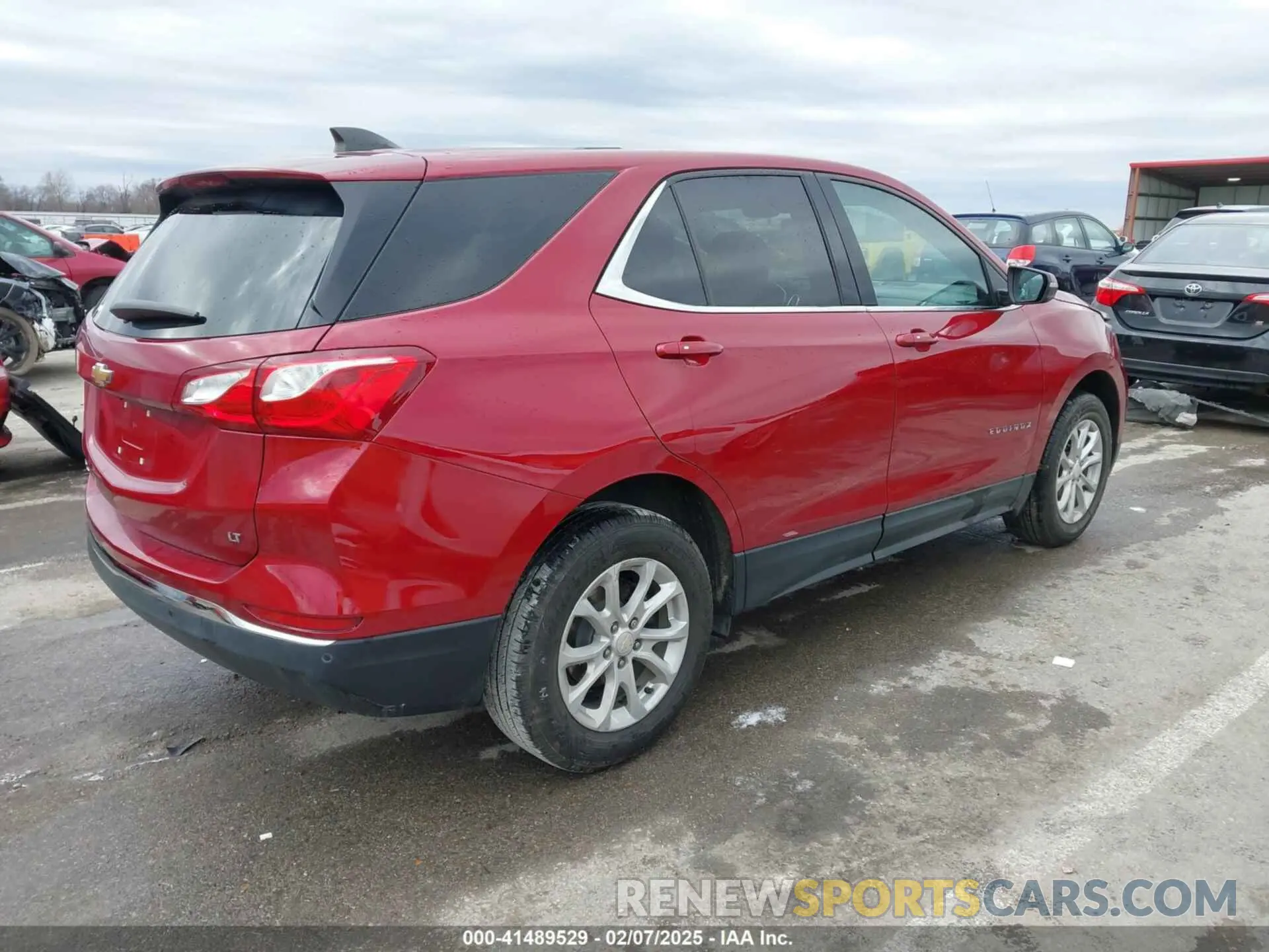 4 Photograph of a damaged car 3GNAXKEV3KS503380 CHEVROLET EQUINOX 2019