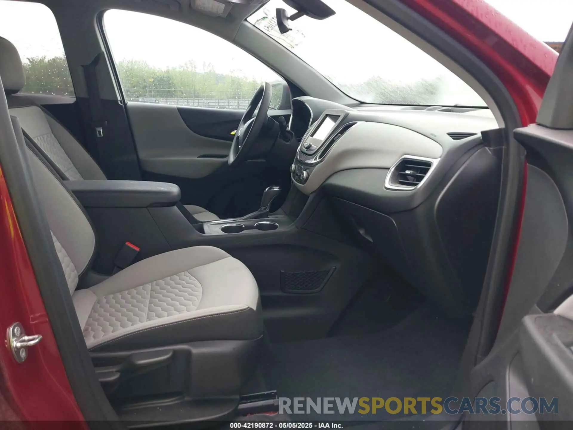 5 Photograph of a damaged car 3GNAXKEV3KS506375 CHEVROLET EQUINOX 2019