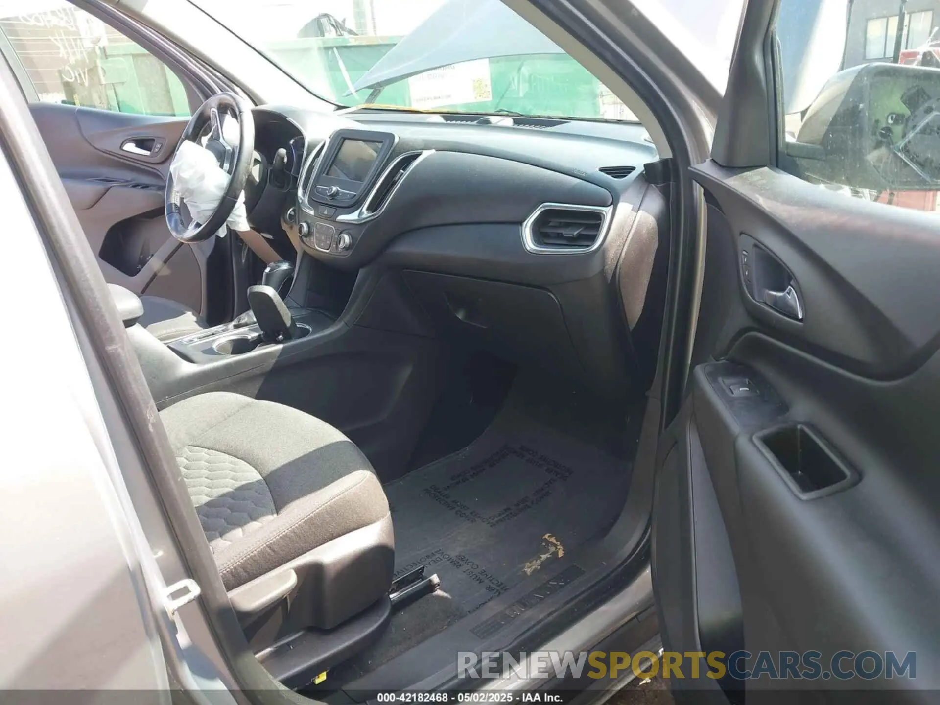 5 Photograph of a damaged car 3GNAXKEV3KS547069 CHEVROLET EQUINOX 2019