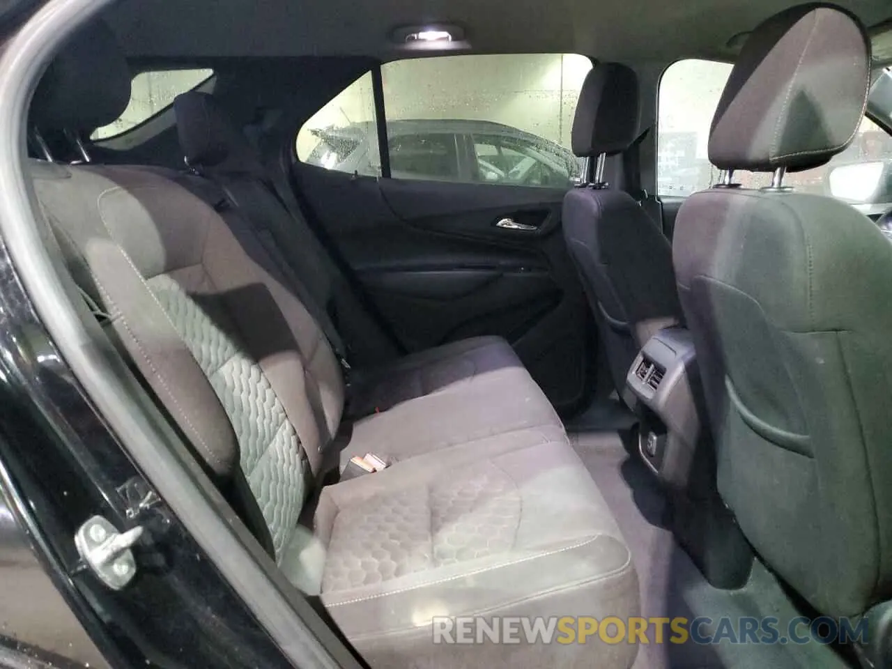 11 Photograph of a damaged car 3GNAXKEV4KL103984 CHEVROLET EQUINOX 2019
