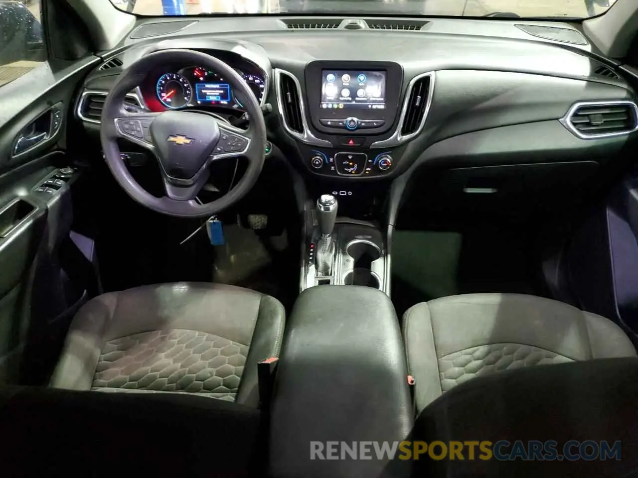 8 Photograph of a damaged car 3GNAXKEV4KL103984 CHEVROLET EQUINOX 2019