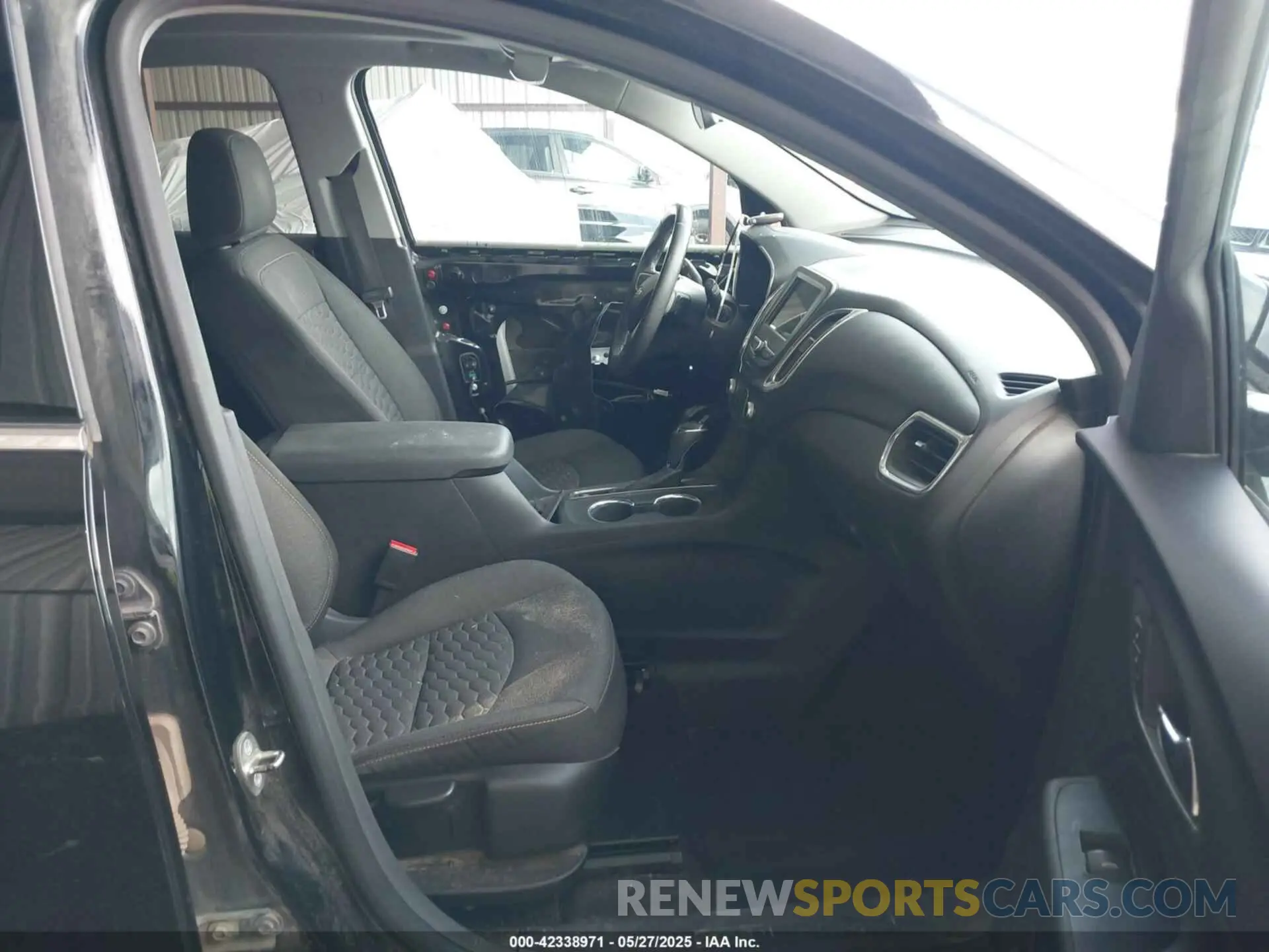 5 Photograph of a damaged car 3GNAXKEV4KL285458 CHEVROLET EQUINOX 2019