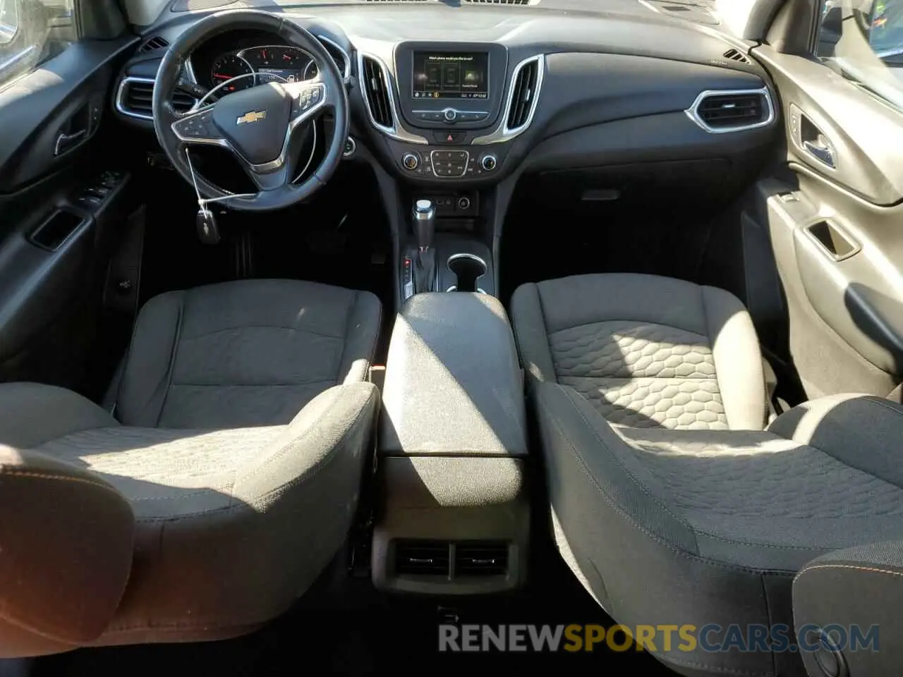 8 Photograph of a damaged car 3GNAXKEV4KS575267 CHEVROLET EQUINOX 2019
