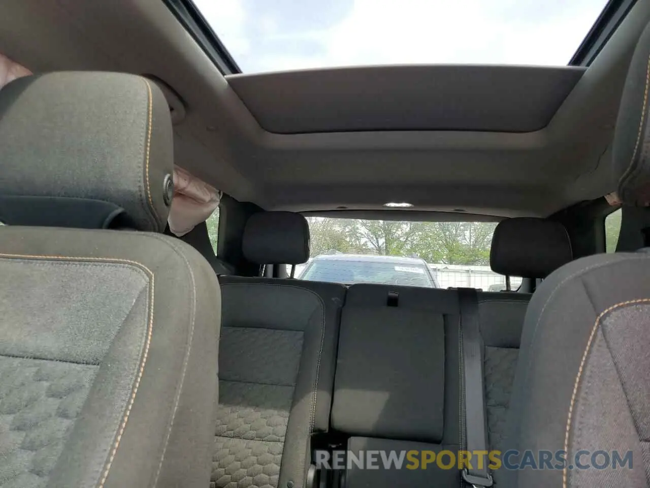 10 Photograph of a damaged car 3GNAXKEV4KS627853 CHEVROLET EQUINOX 2019