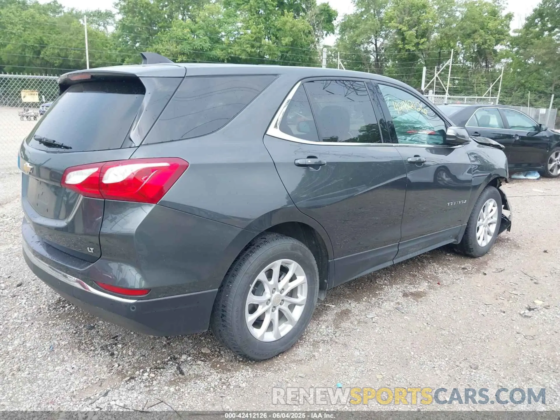 4 Photograph of a damaged car 3GNAXKEV4KS644927 CHEVROLET EQUINOX 2019