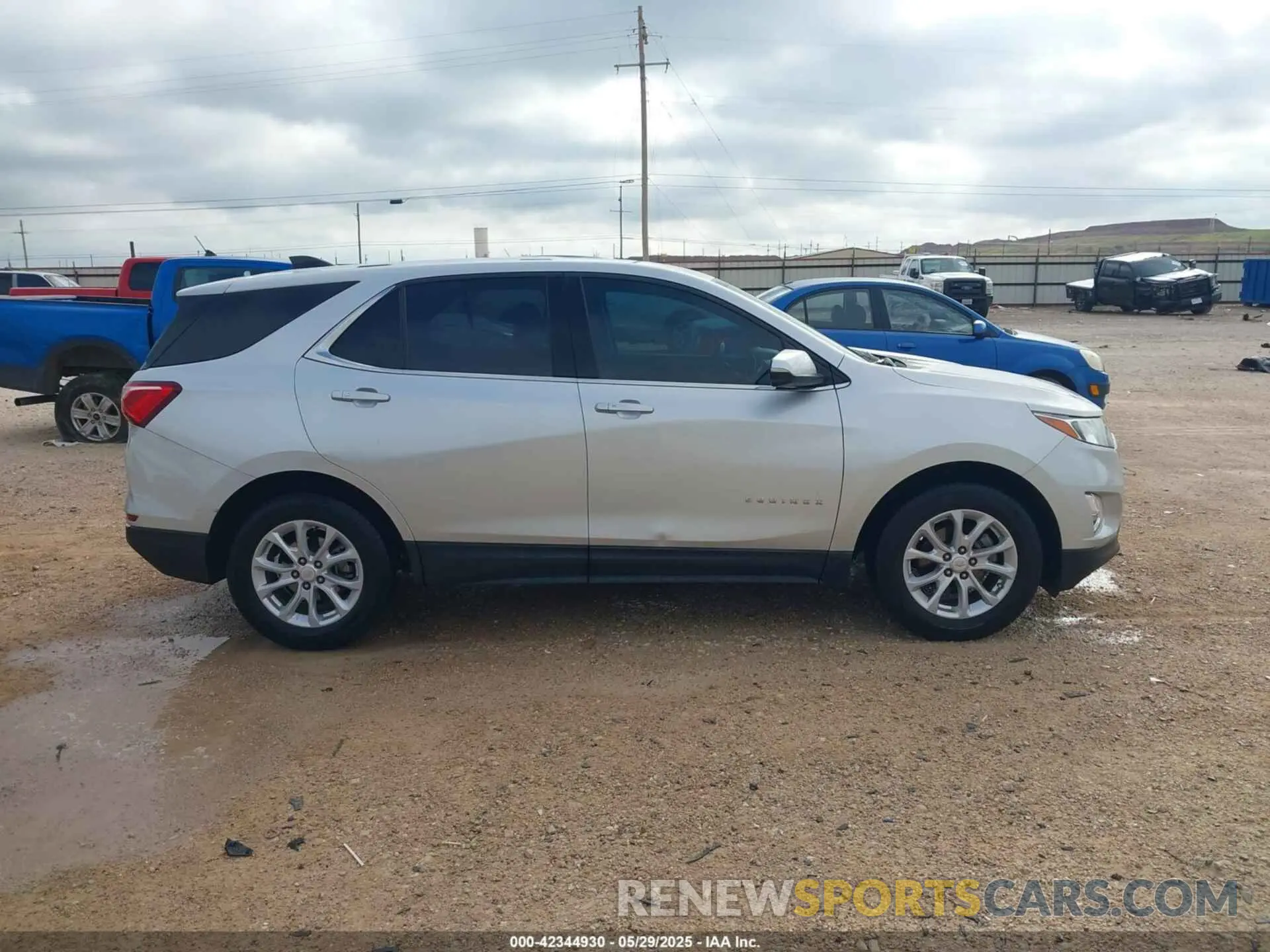 13 Photograph of a damaged car 3GNAXKEV4KS657094 CHEVROLET EQUINOX 2019