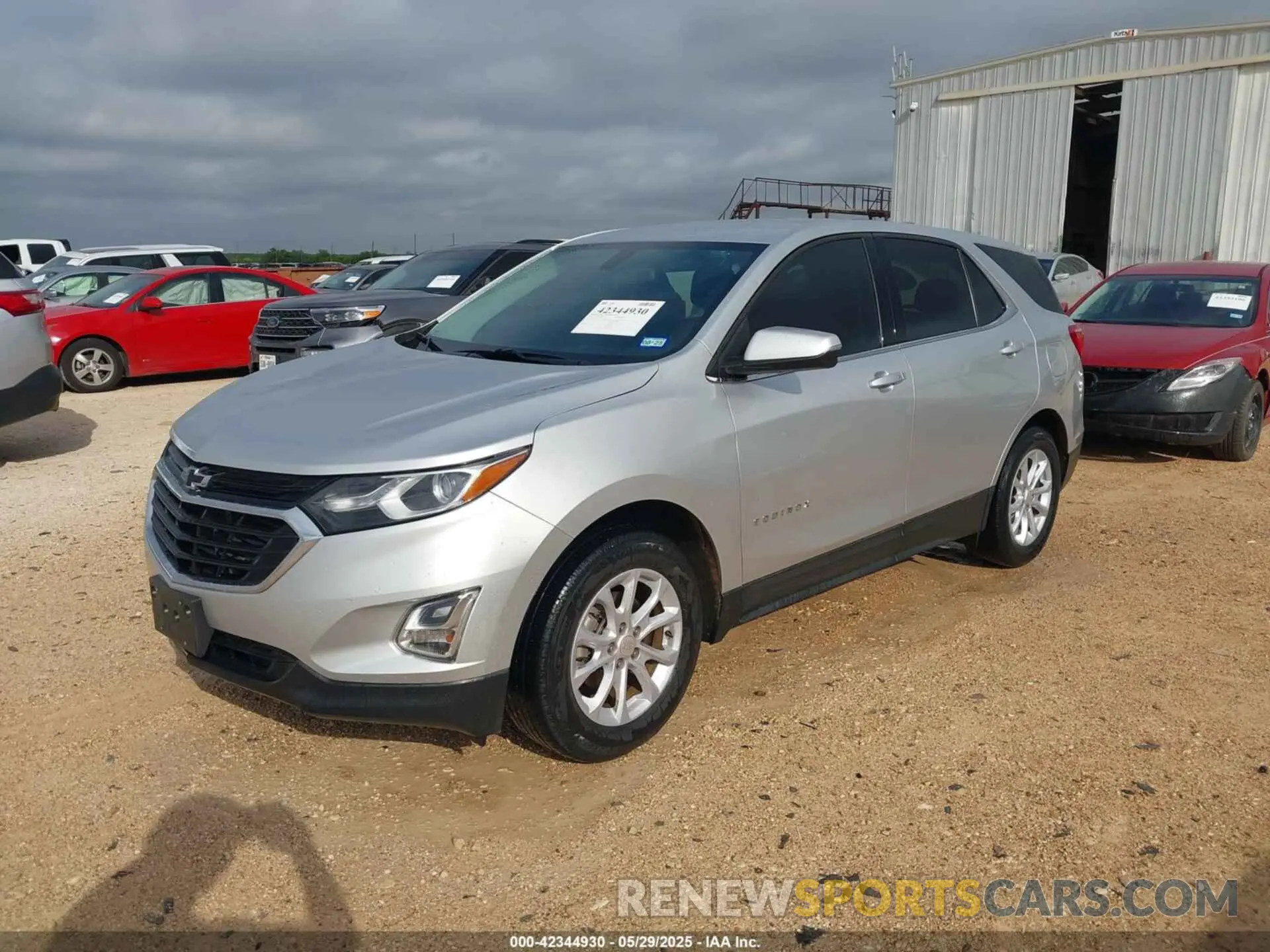 2 Photograph of a damaged car 3GNAXKEV4KS657094 CHEVROLET EQUINOX 2019