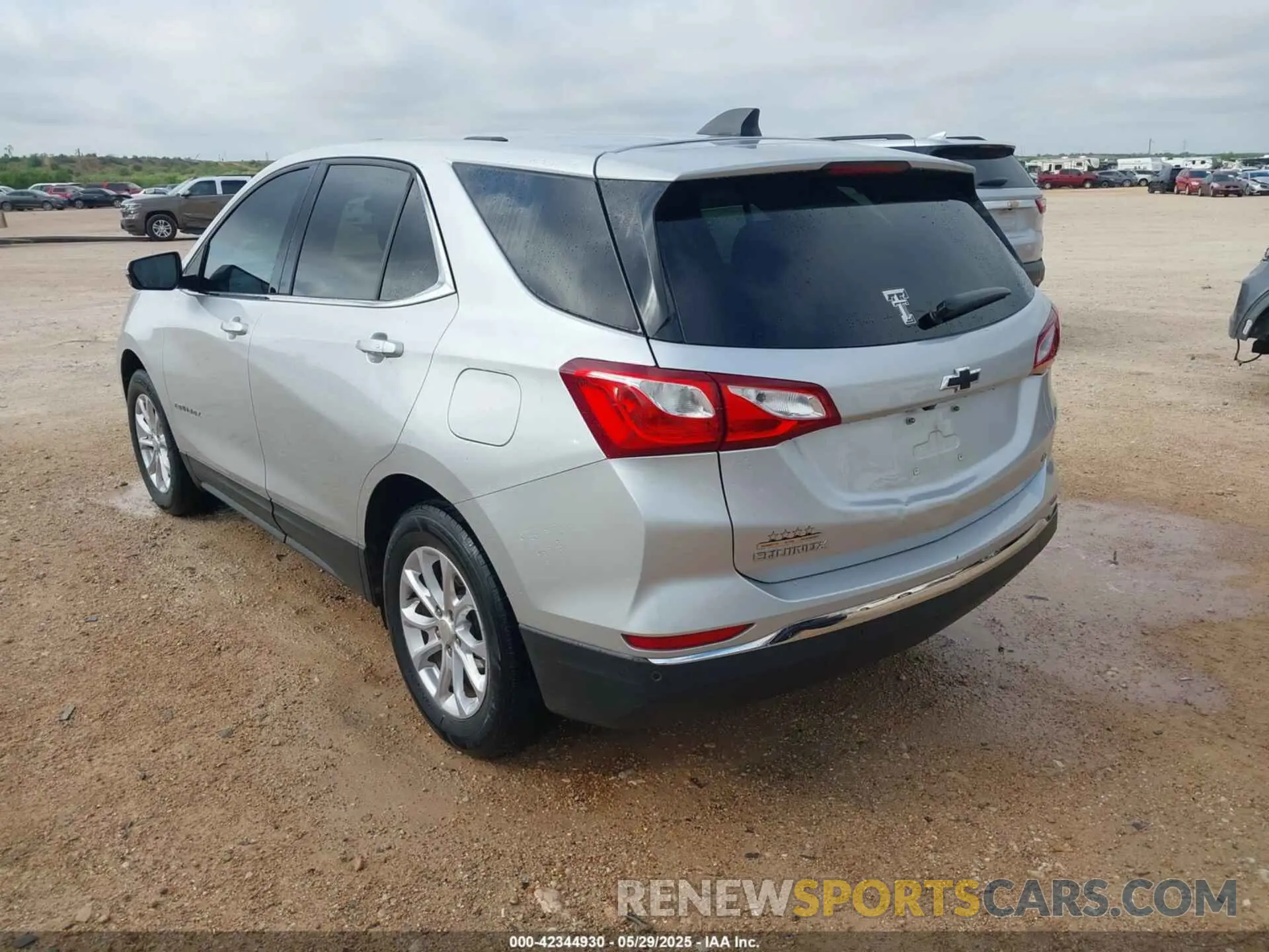 3 Photograph of a damaged car 3GNAXKEV4KS657094 CHEVROLET EQUINOX 2019