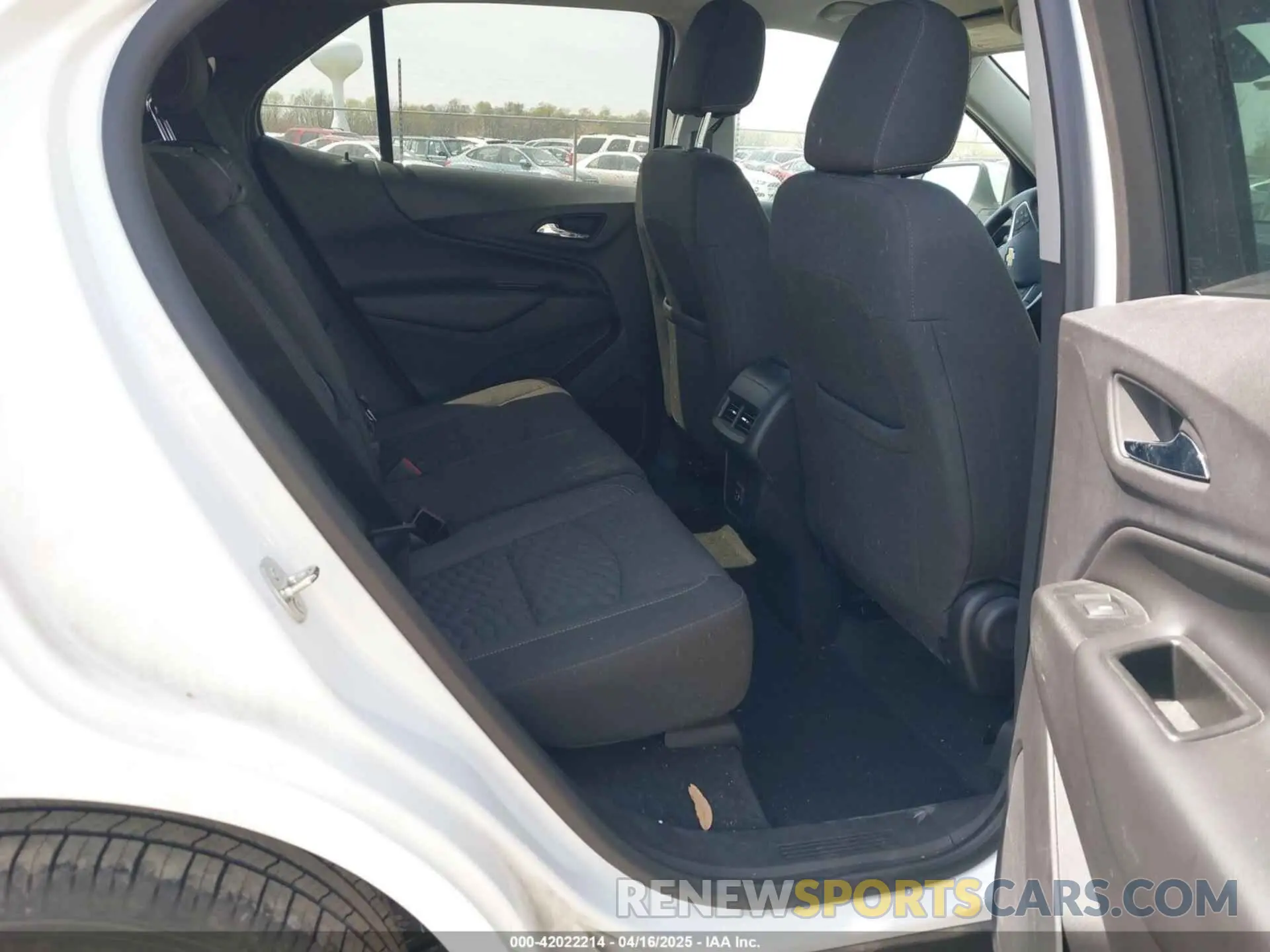 8 Photograph of a damaged car 3GNAXKEV5KL268412 CHEVROLET EQUINOX 2019