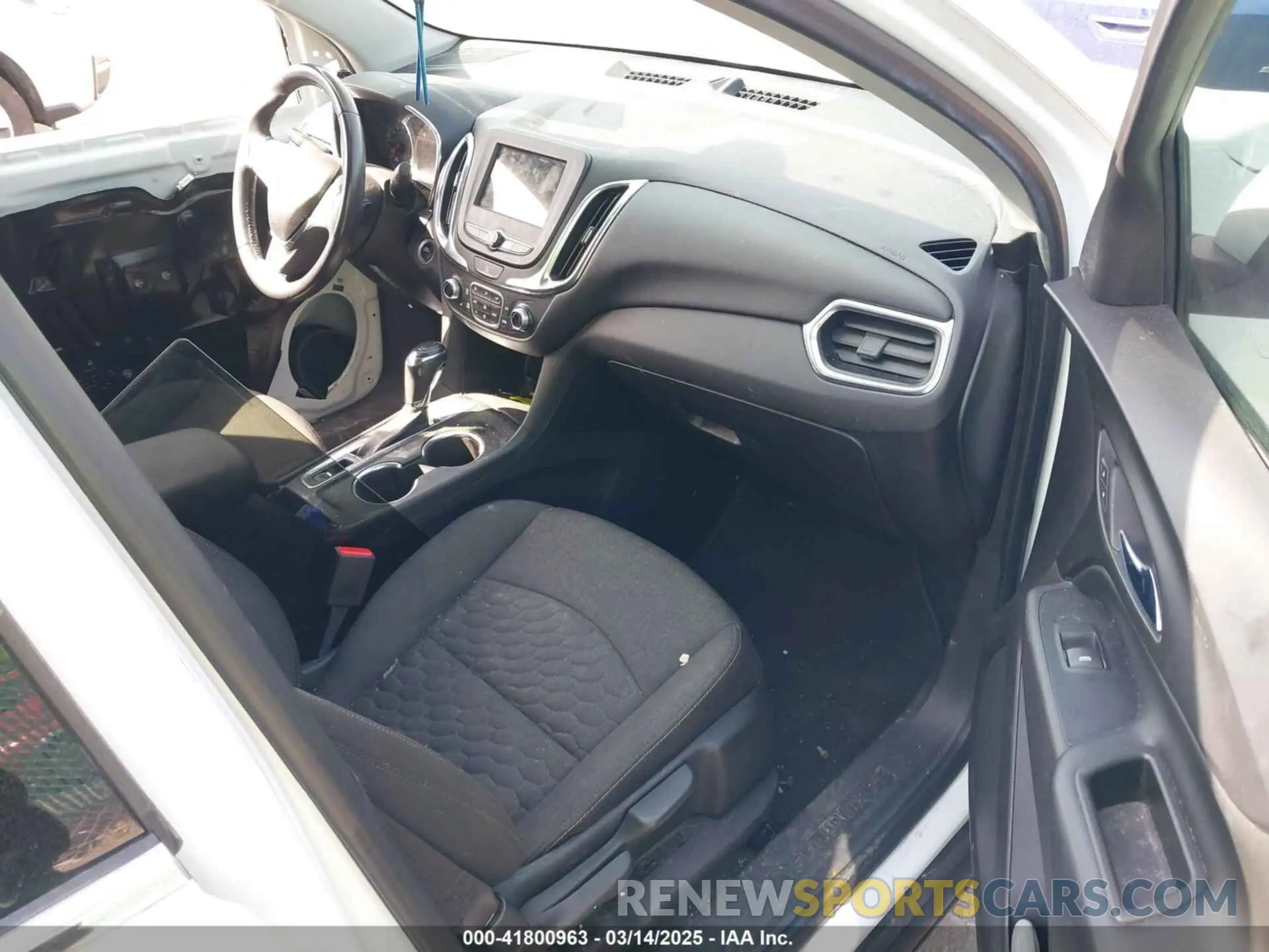 5 Photograph of a damaged car 3GNAXKEV5KS604260 CHEVROLET EQUINOX 2019