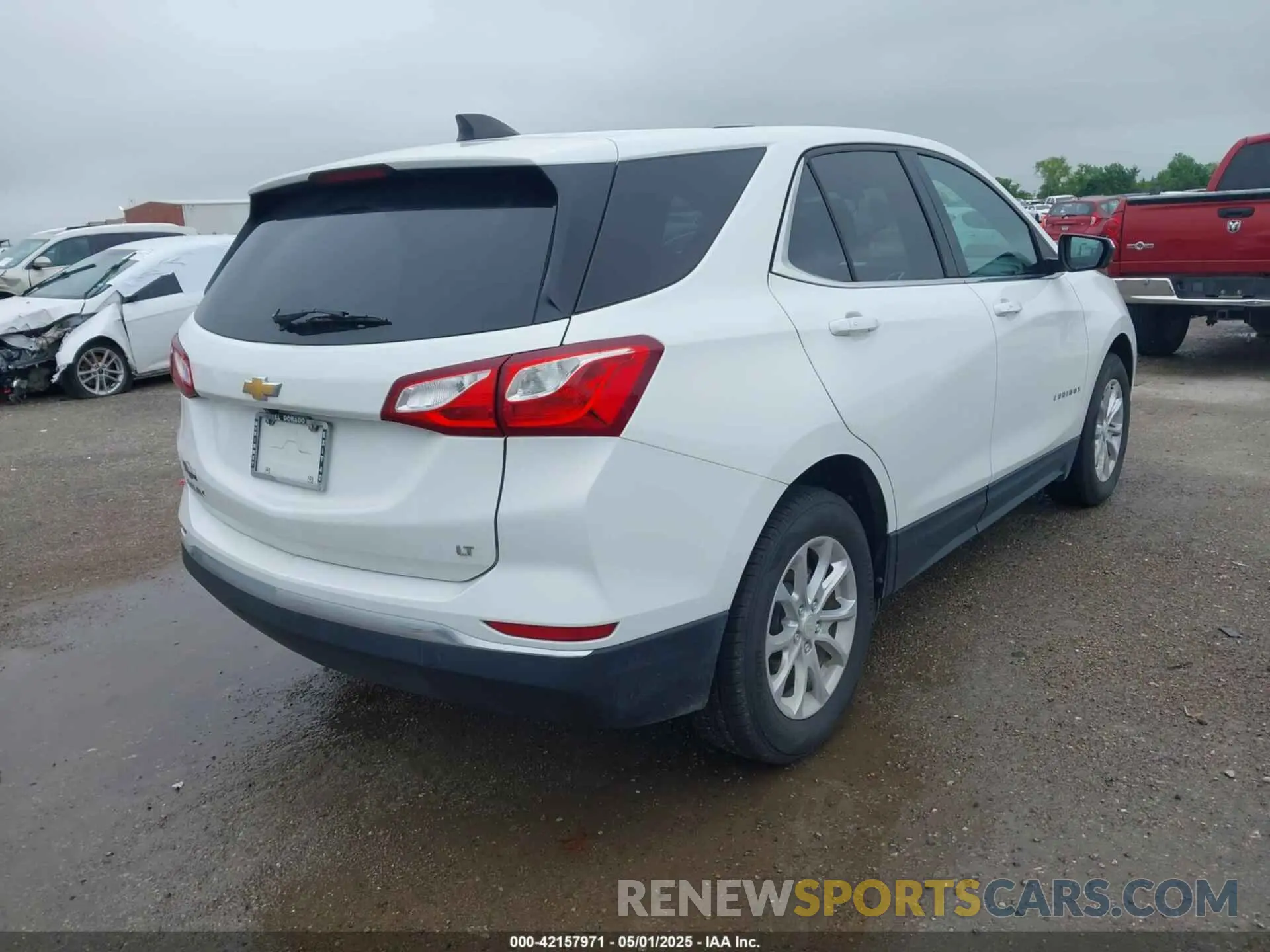 4 Photograph of a damaged car 3GNAXKEV5KS623858 CHEVROLET EQUINOX 2019