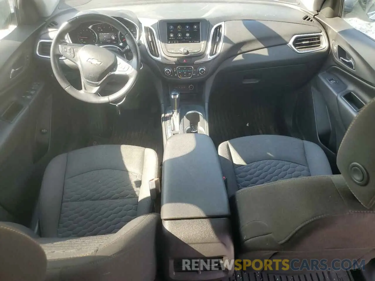 8 Photograph of a damaged car 3GNAXKEV5KS645410 CHEVROLET EQUINOX 2019