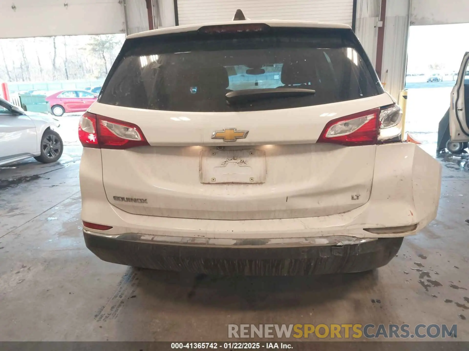 16 Photograph of a damaged car 3GNAXKEV5KS647402 CHEVROLET EQUINOX 2019