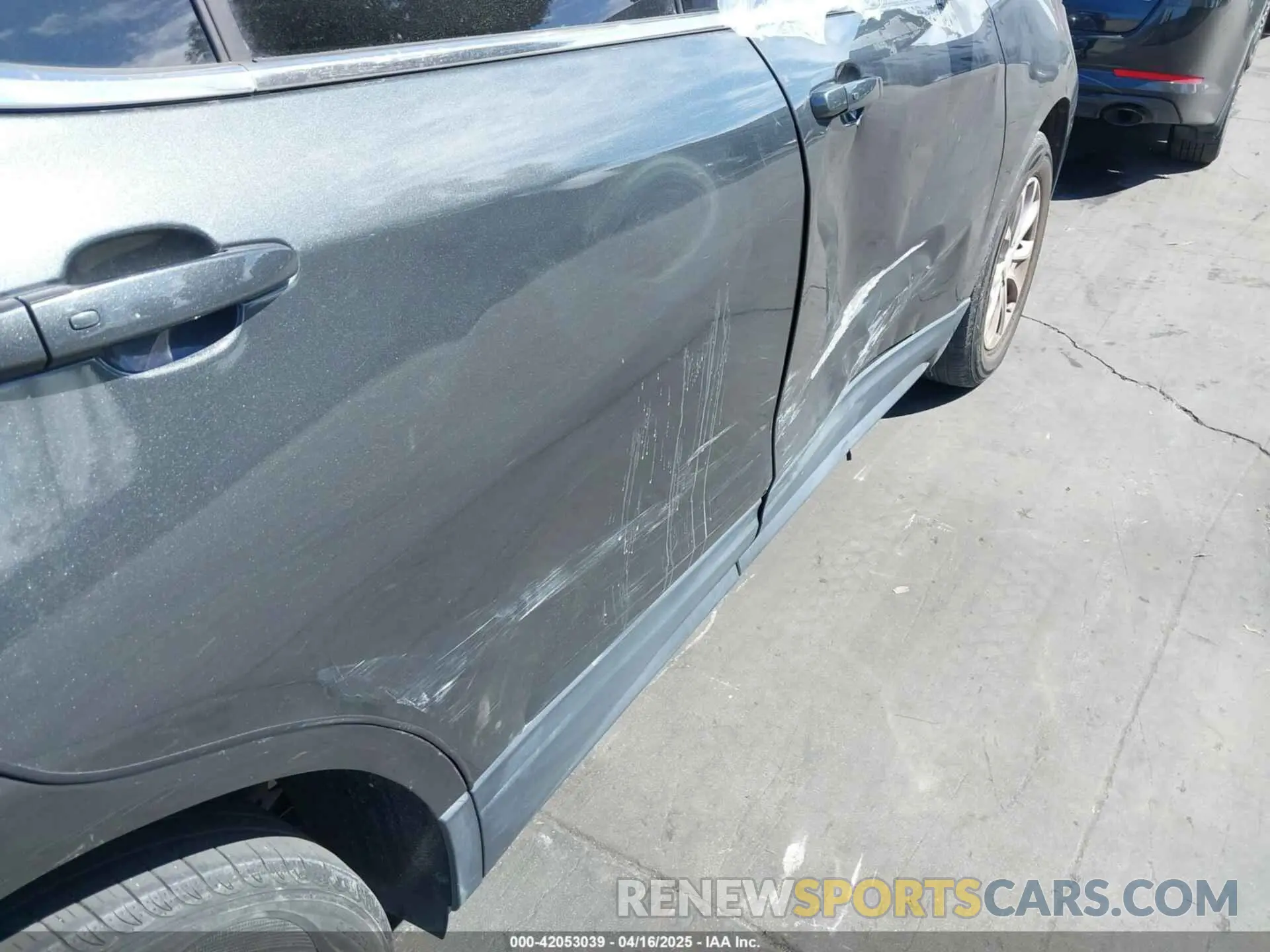 18 Photograph of a damaged car 3GNAXKEV6KS504409 CHEVROLET EQUINOX 2019
