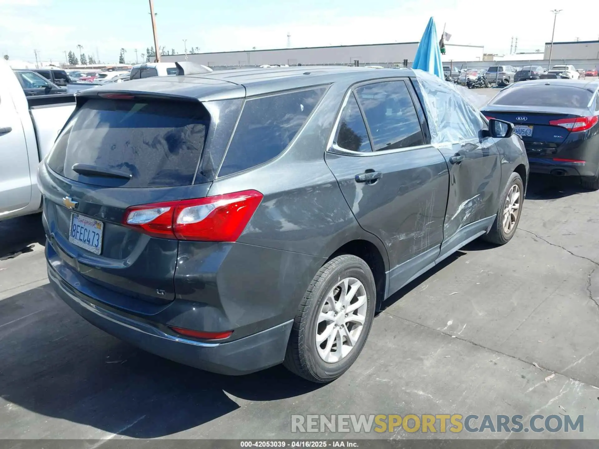 4 Photograph of a damaged car 3GNAXKEV6KS504409 CHEVROLET EQUINOX 2019