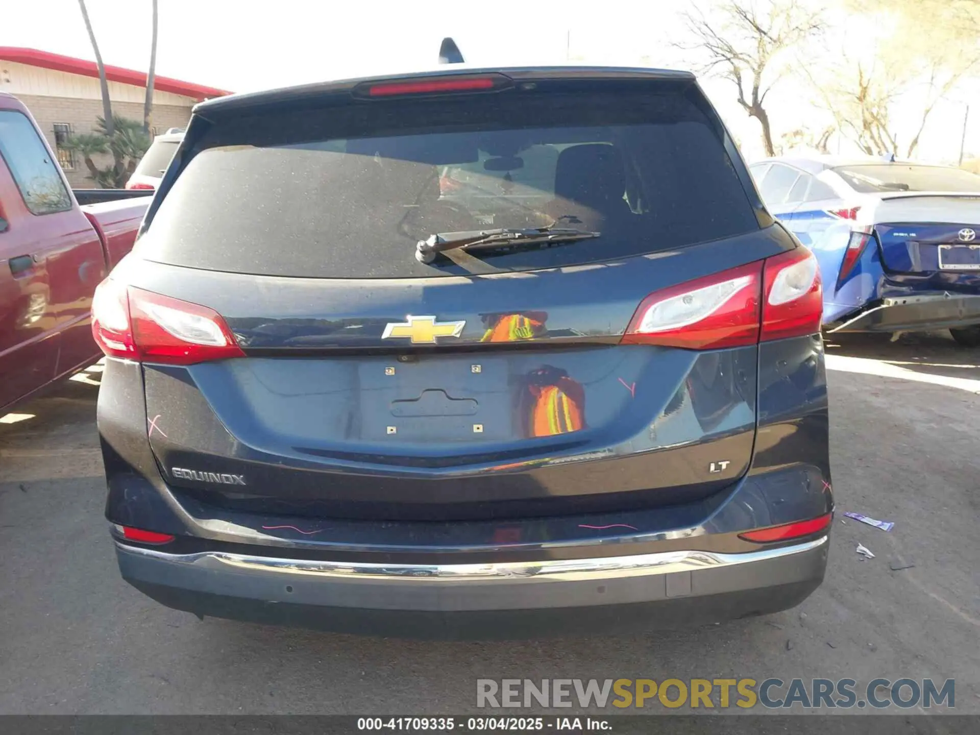 17 Photograph of a damaged car 3GNAXKEV6KS515040 CHEVROLET EQUINOX 2019