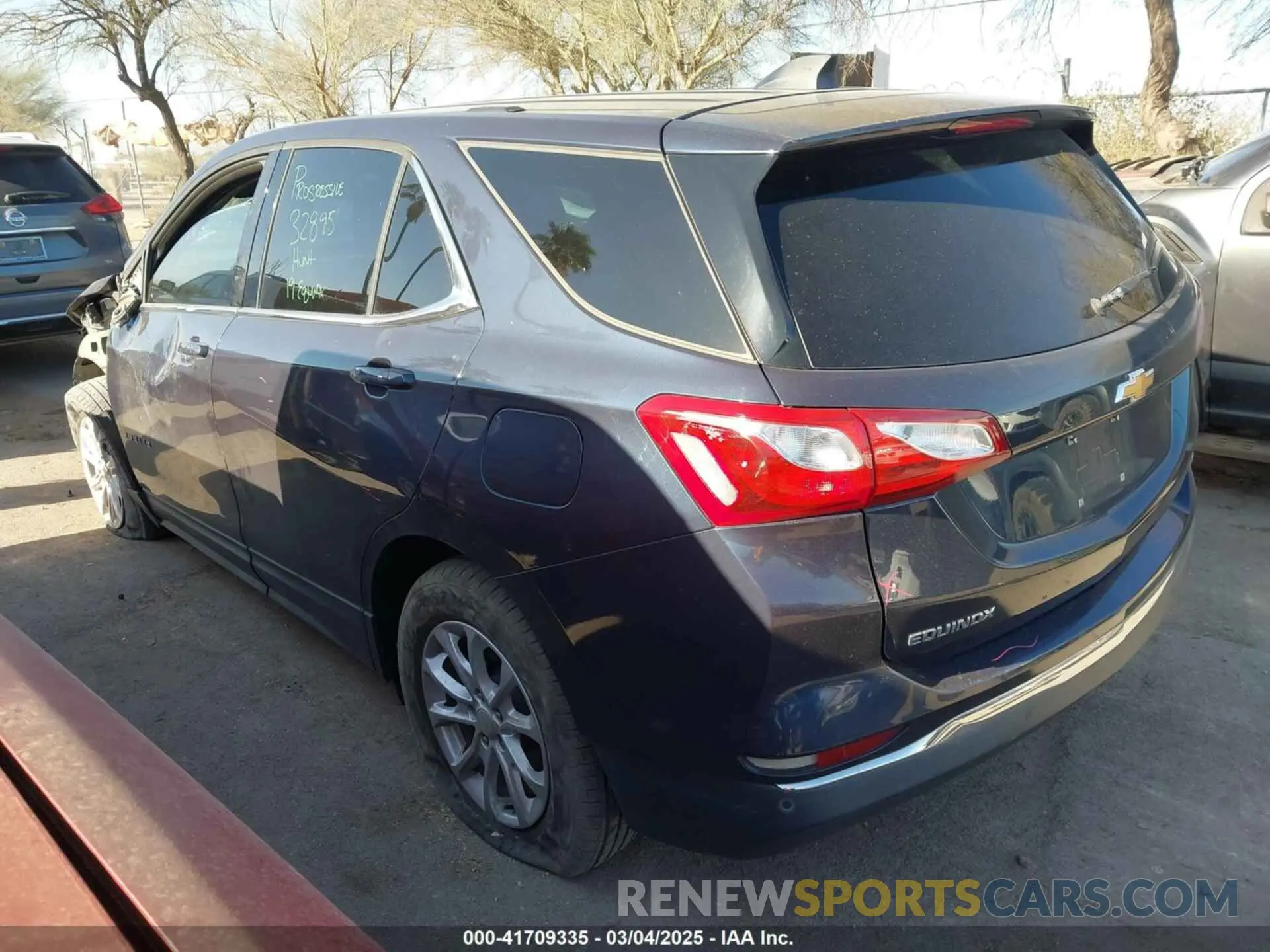 3 Photograph of a damaged car 3GNAXKEV6KS515040 CHEVROLET EQUINOX 2019